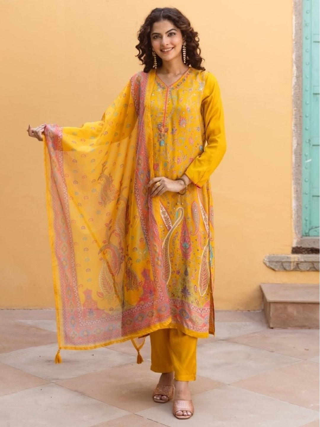 

AUTUMN LANE Floral Printed V Neck Straight Kurta With Trousers & Dupatta, Yellow