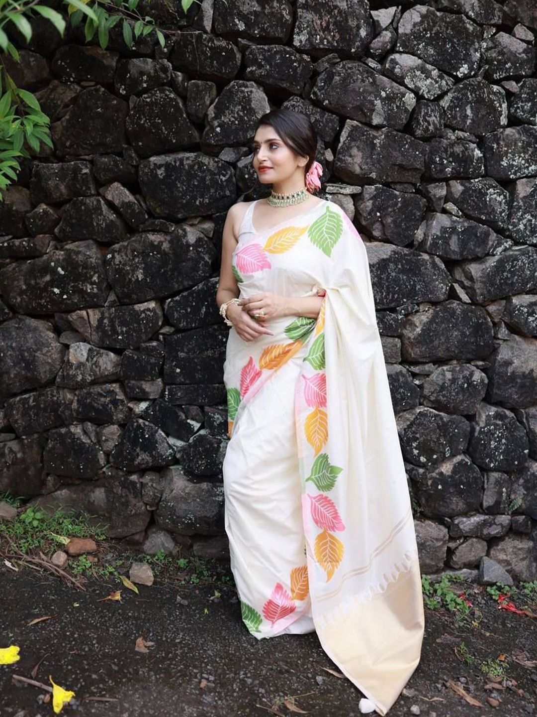 

VILLE FASHION Art Silk Kanjeevaram Saree, White