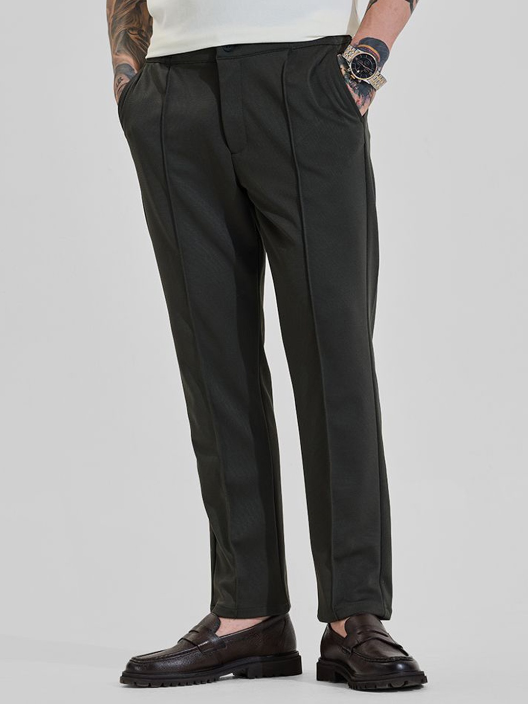 

Snitch Men Dark Charcoal Black Mid-Rise Regular Fit Trouser