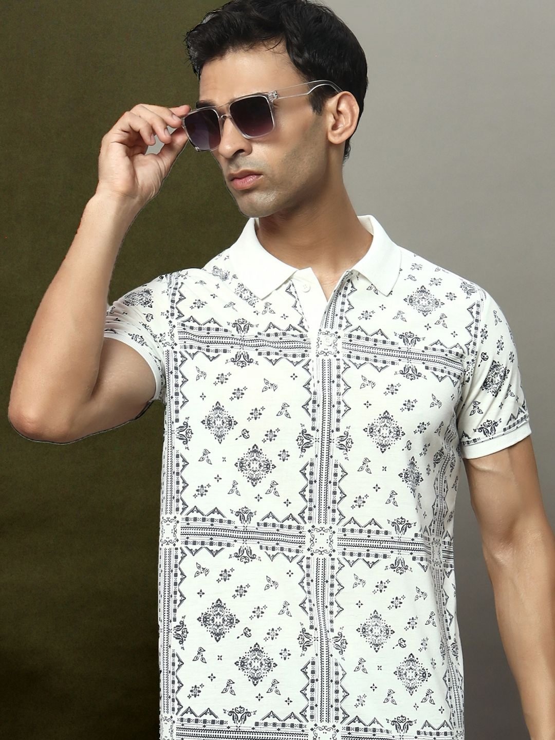 

OGEN Men Printed Polo Collar Pockets T-shirt, Off white