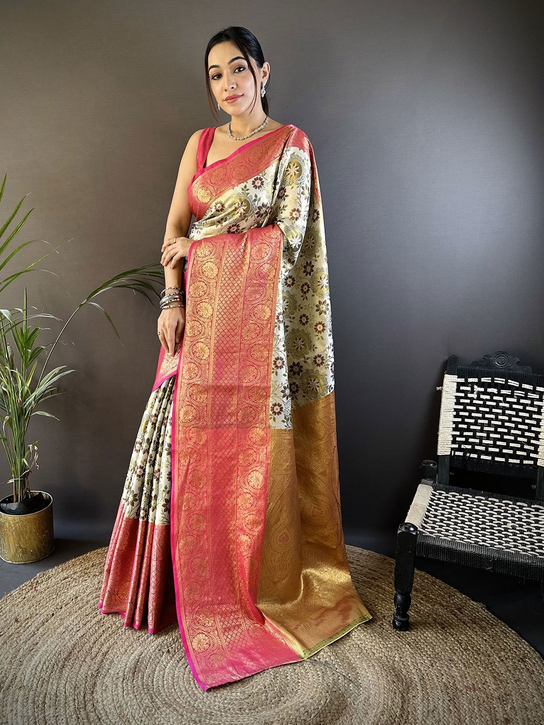 

NIWAA Woven Design Zari Tissue Kanjeevaram Saree, Cream