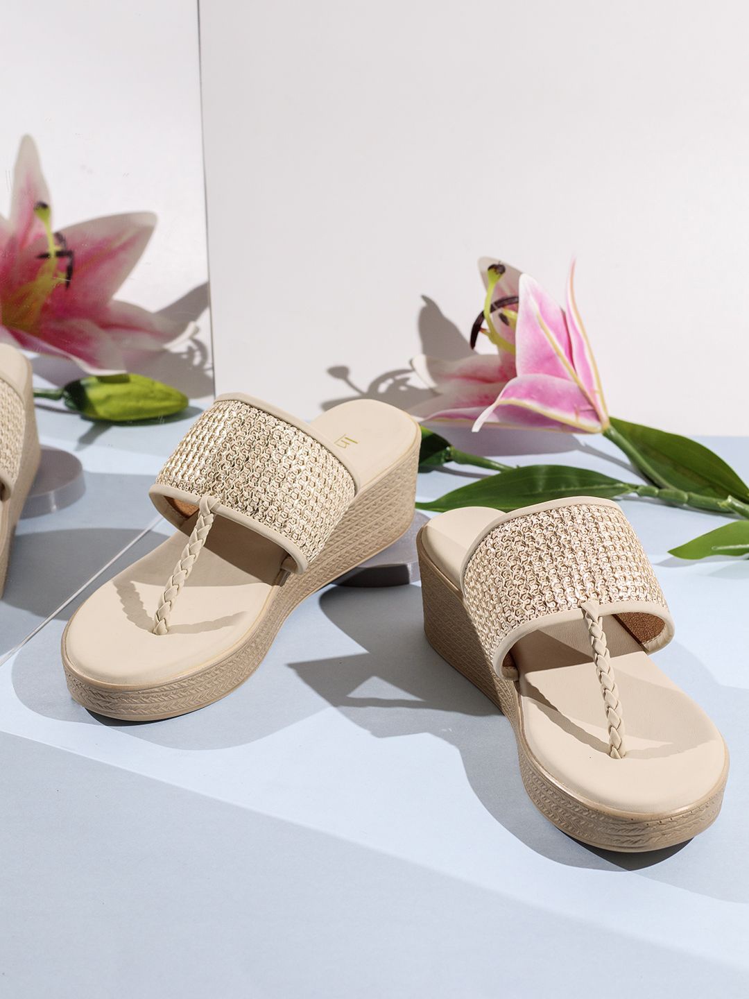 

Inc 5 Embellished Party Wedge Sandals with Bows, Cream