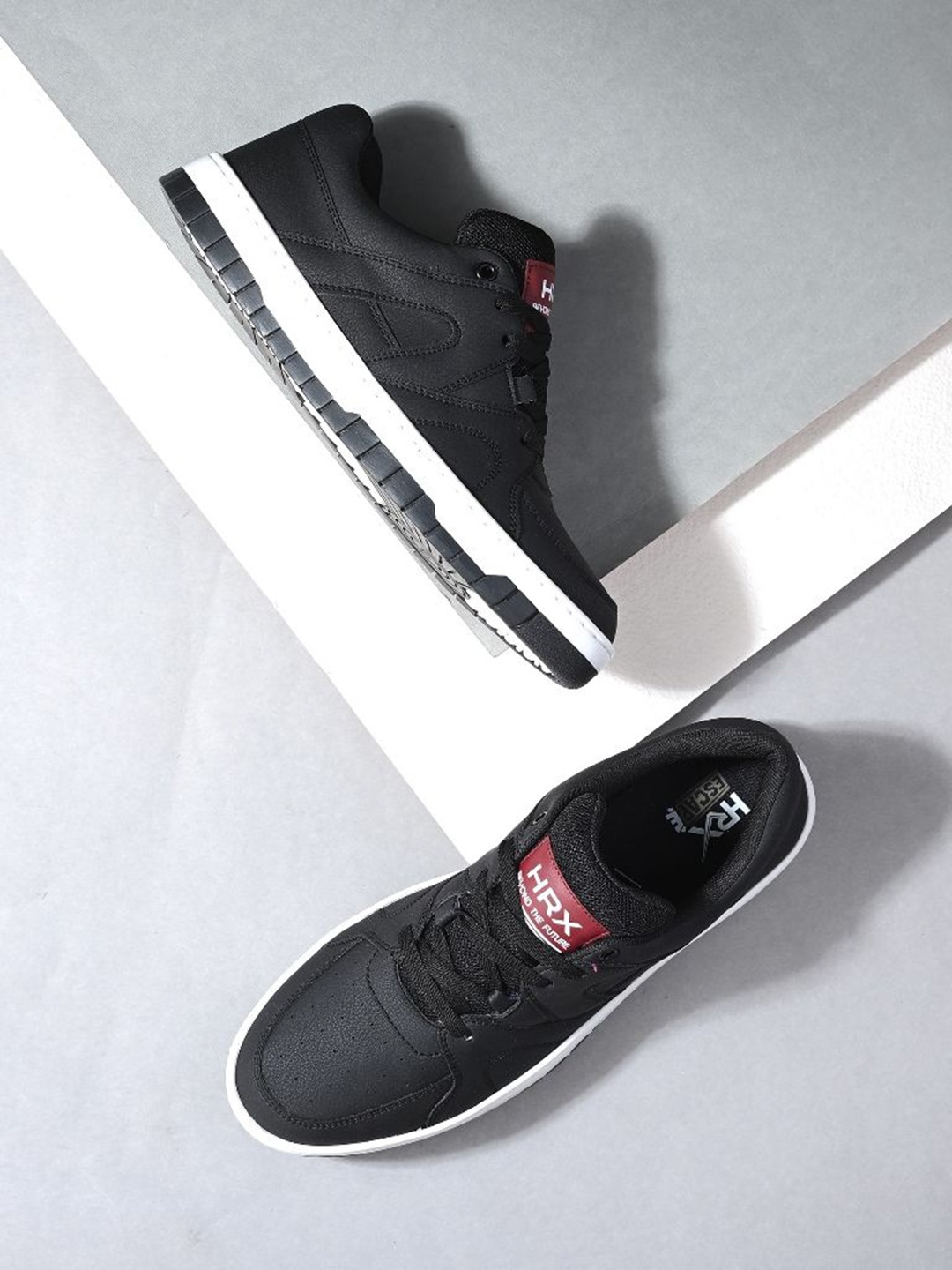 

HRX by Hrithik Roshan Men Sneakers, Black