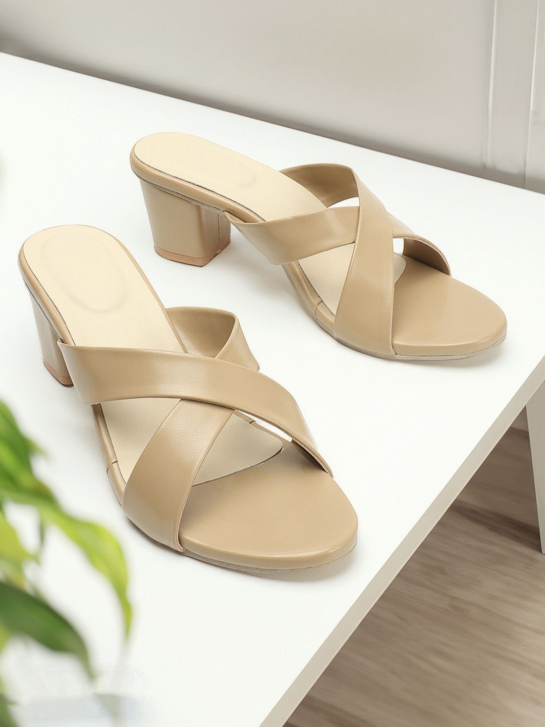 

AVIVASTYLE Block Mules, Beige