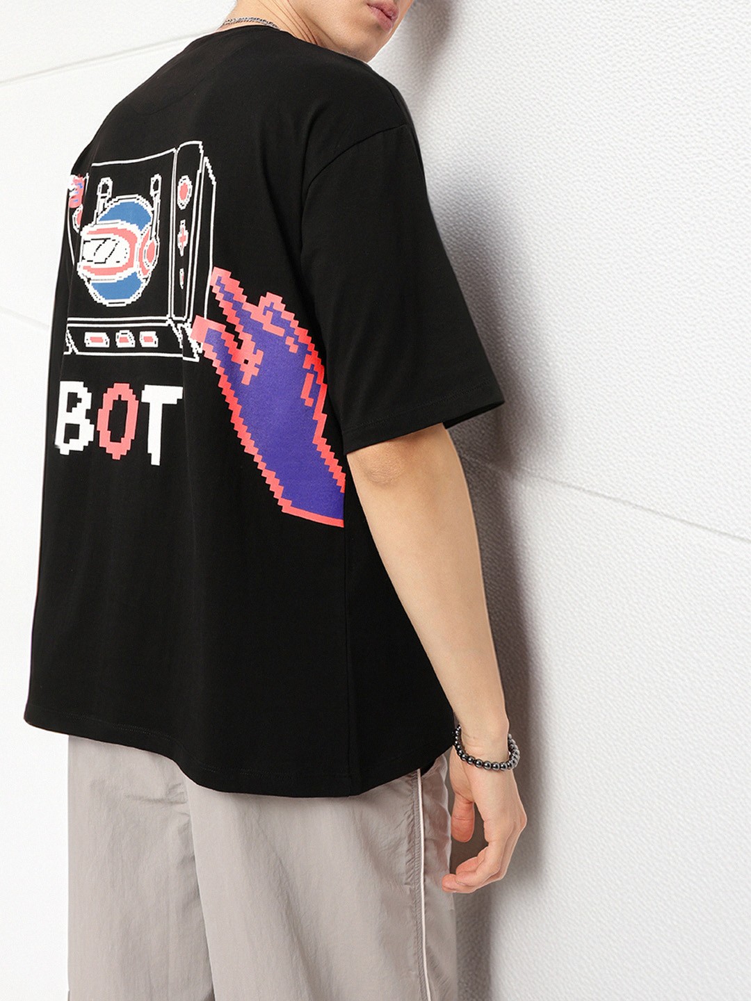 

Kook N Keech Grunge Just A Bot With Style Printed Oversized T-shirt, Black