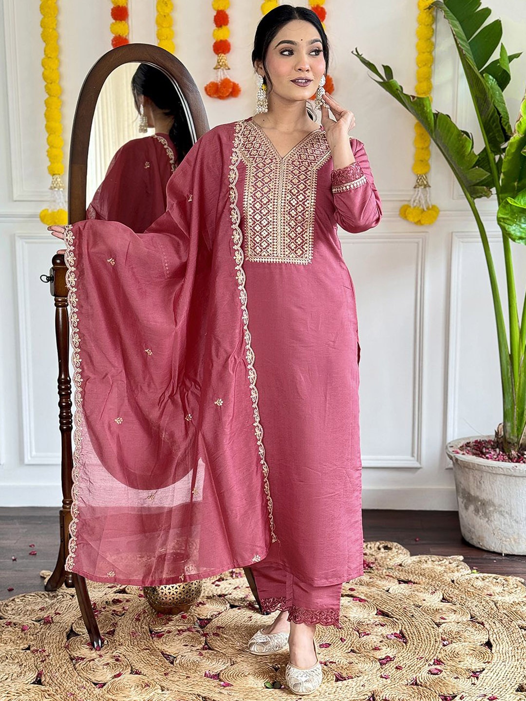 

Meena Bazaar Women Floral Embroidered Regular Kurta with Trousers & With Dupatta, Pink