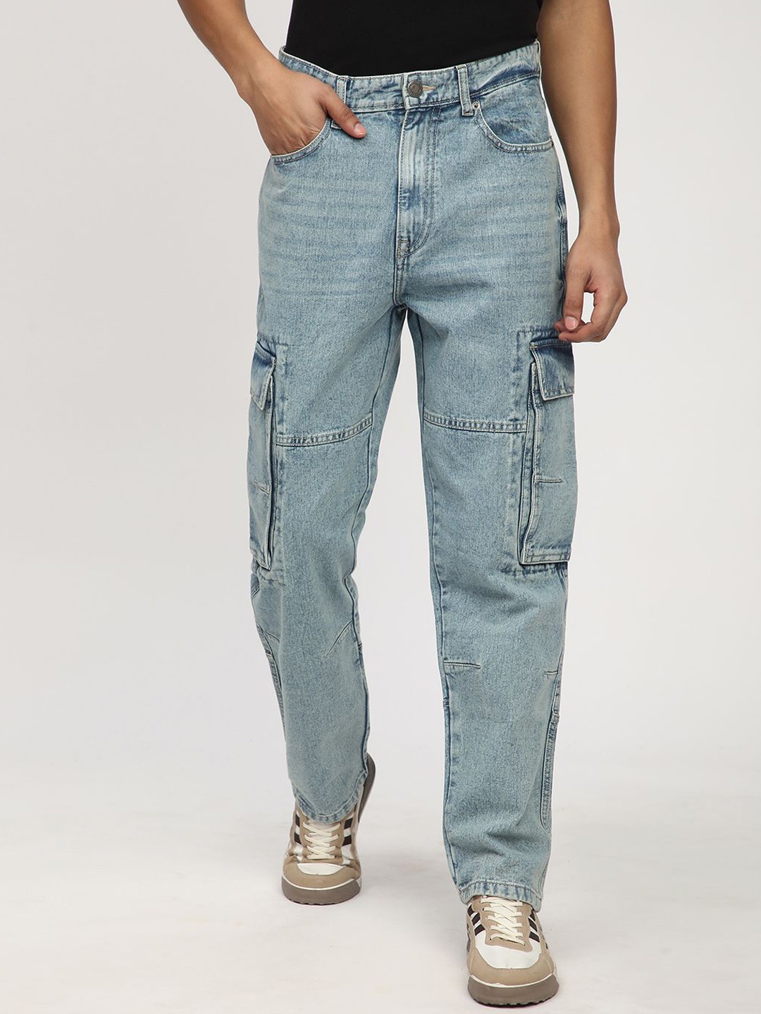 

R&B Men Relaxed Fit Light Fade Jeans, Blue
