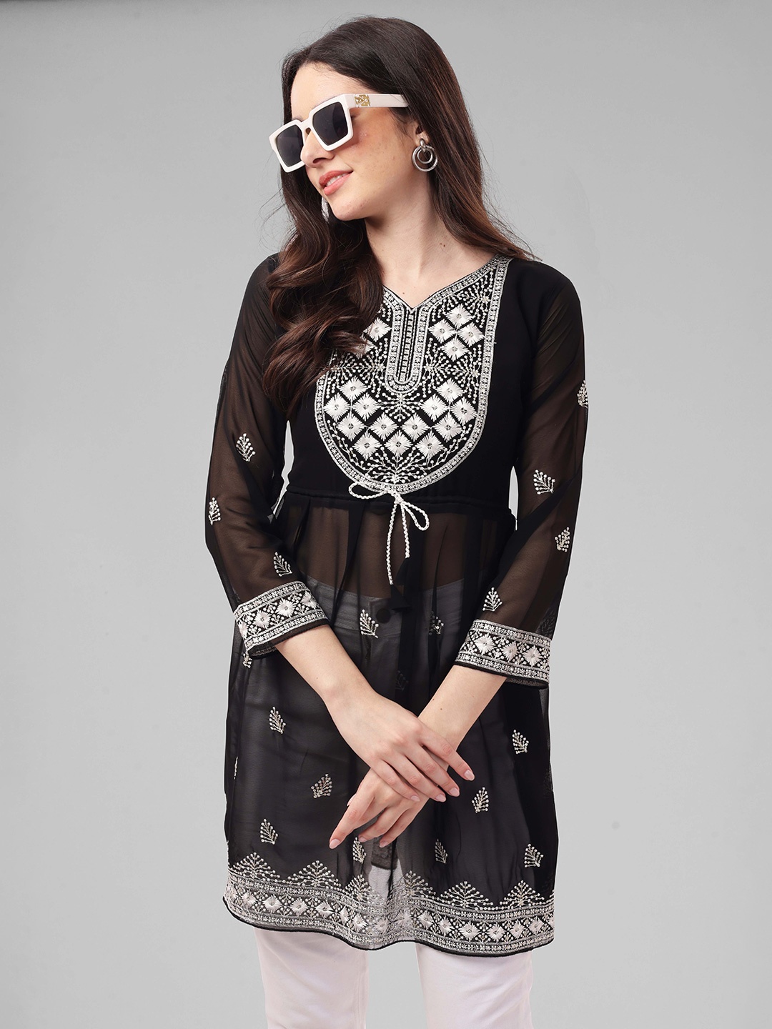 

Moda Rapido Geometric Embroidered V Neck Thread Work Straight Kurta, Black