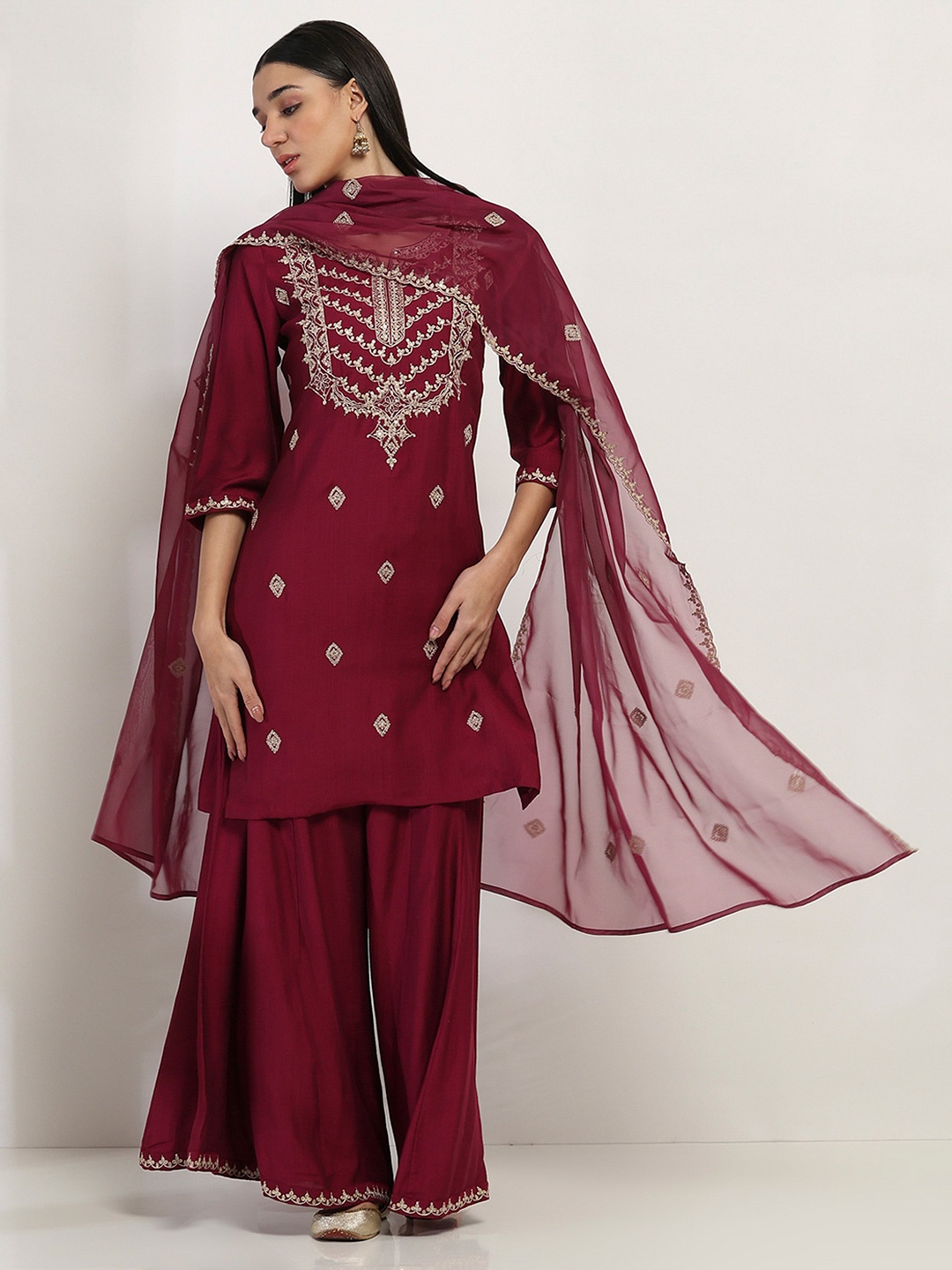 

Rangriti Floral Embroidered Notch Neck Straight Kurta With Palazzos And Dupatta, Maroon