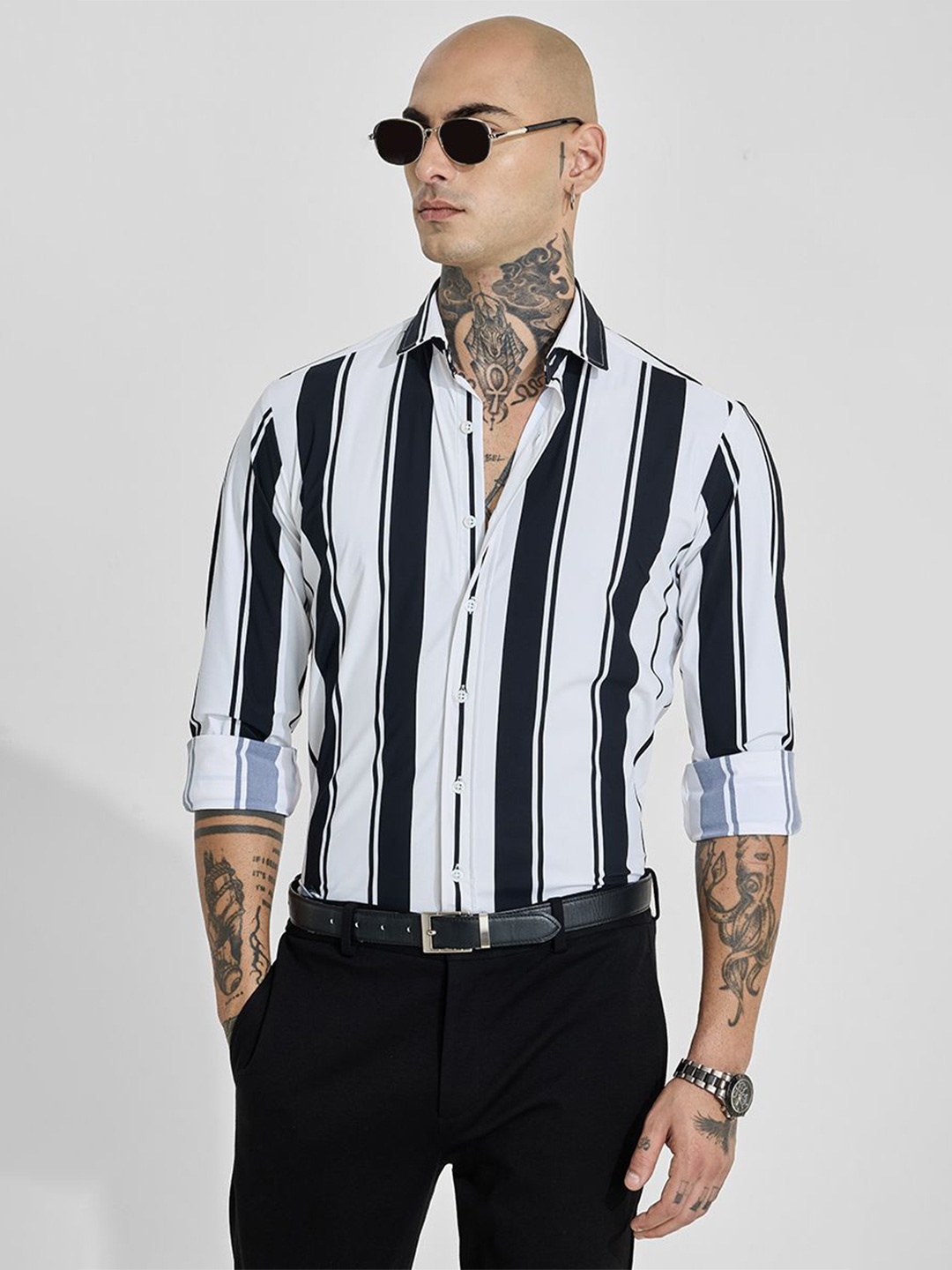 

Snitch Men Slim Fit Opaque Printed Casual Shirt, Black