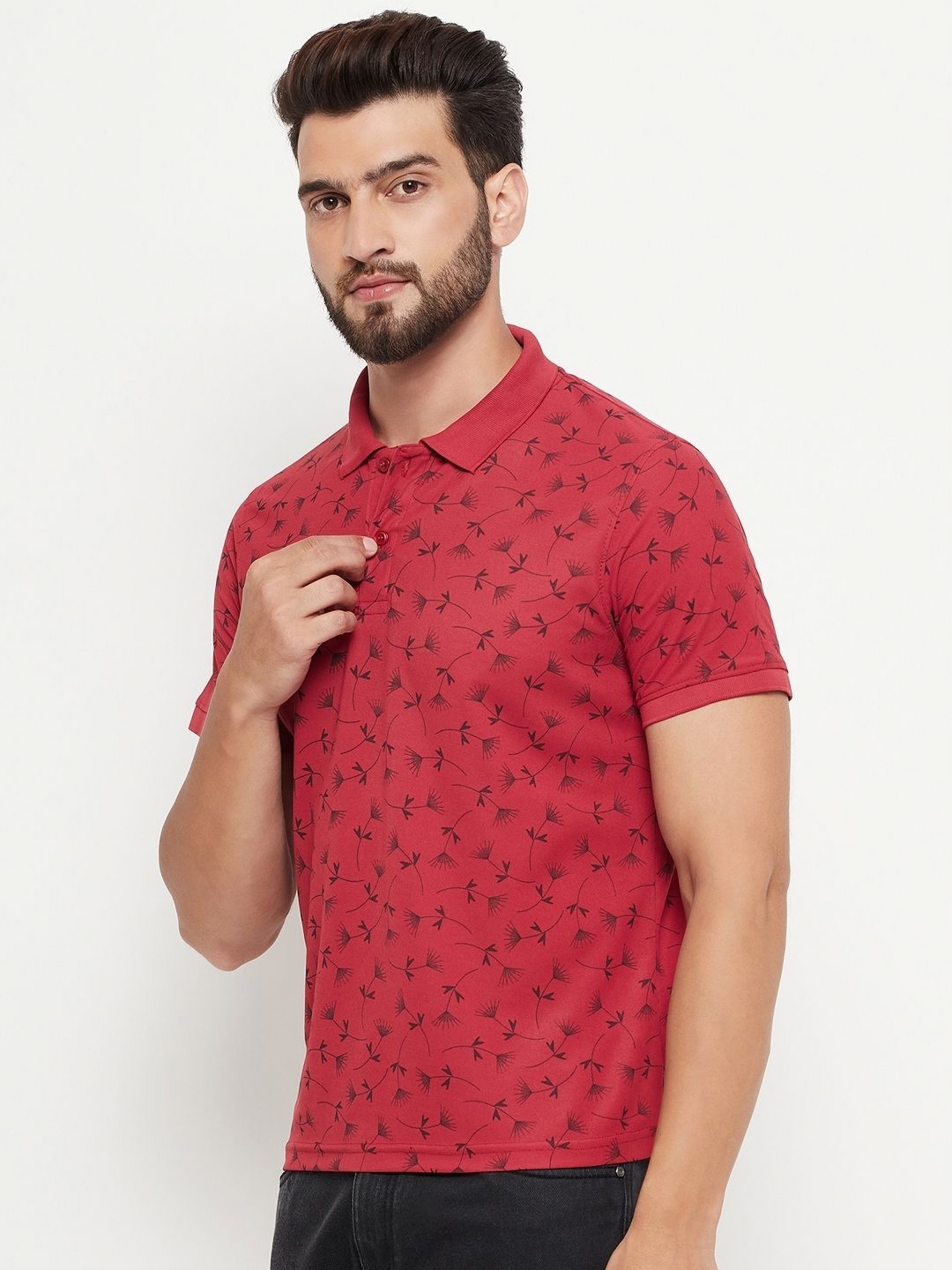 

OGEN Men Printed Polo Collar Pockets T-shirt, Maroon