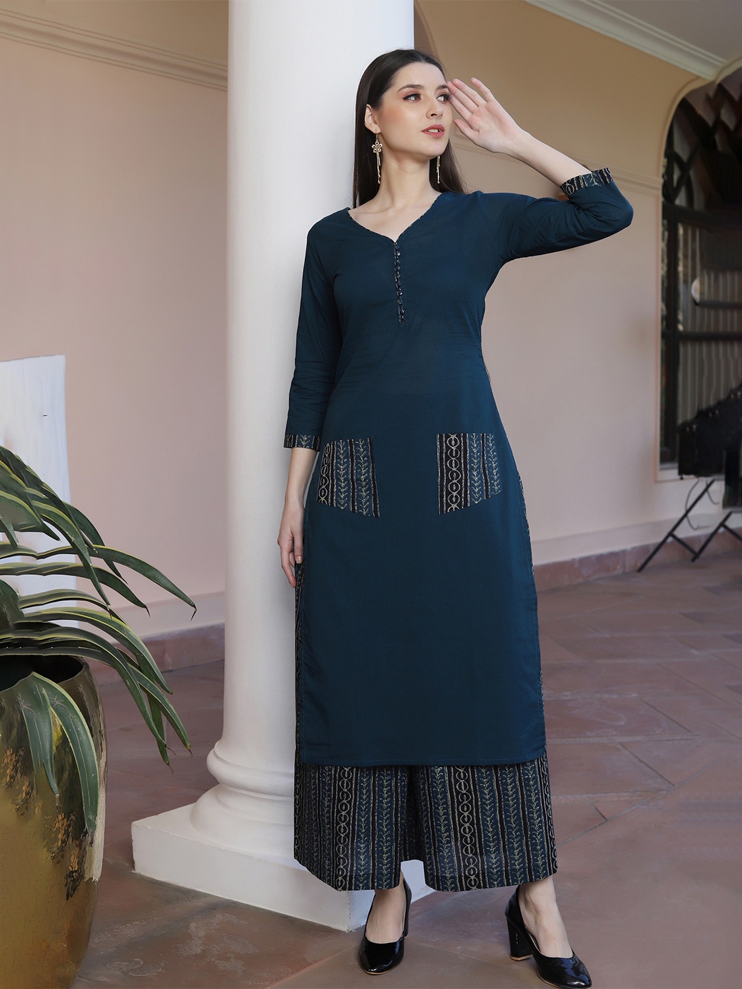 

HRITIKA Ethnic Motifs Printed V-Neck Straight Kurta With Palazzos, Blue