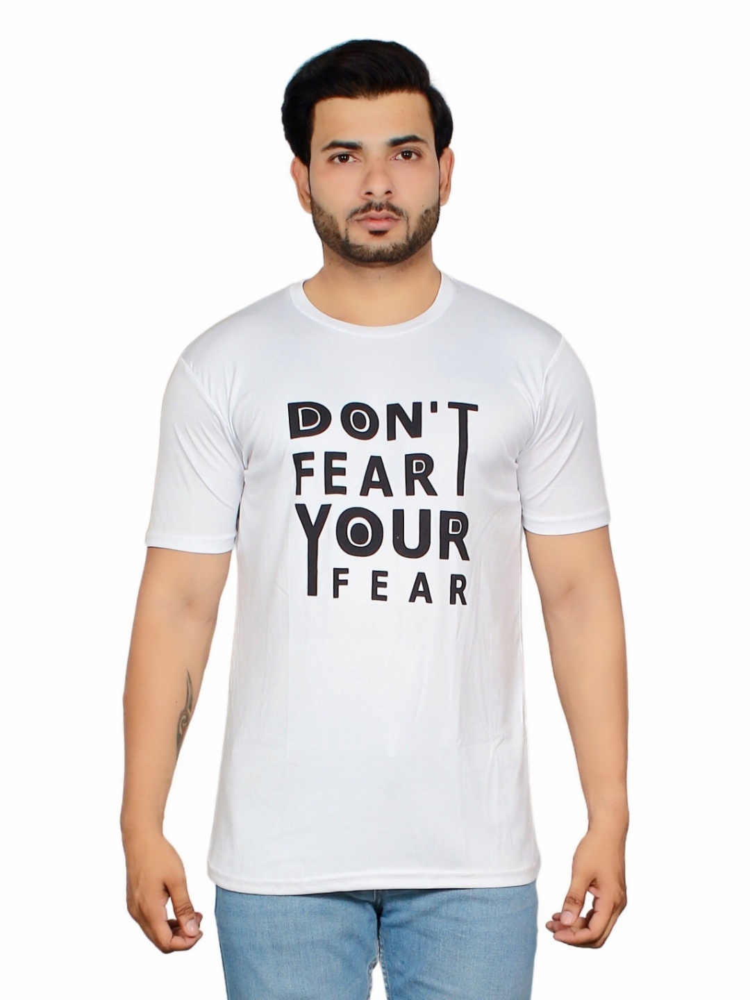 

Deefab Men Typography Applique T-shirt, White