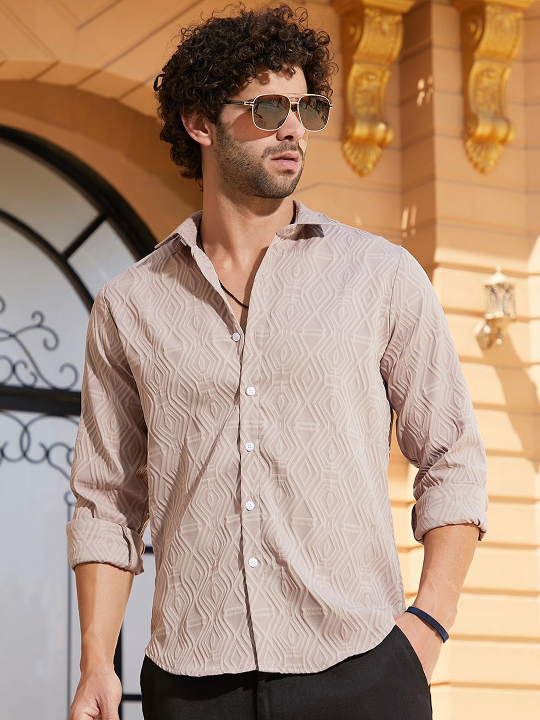 

Campus Sutra Men Comfort Opaque Casual Shirt, Pink