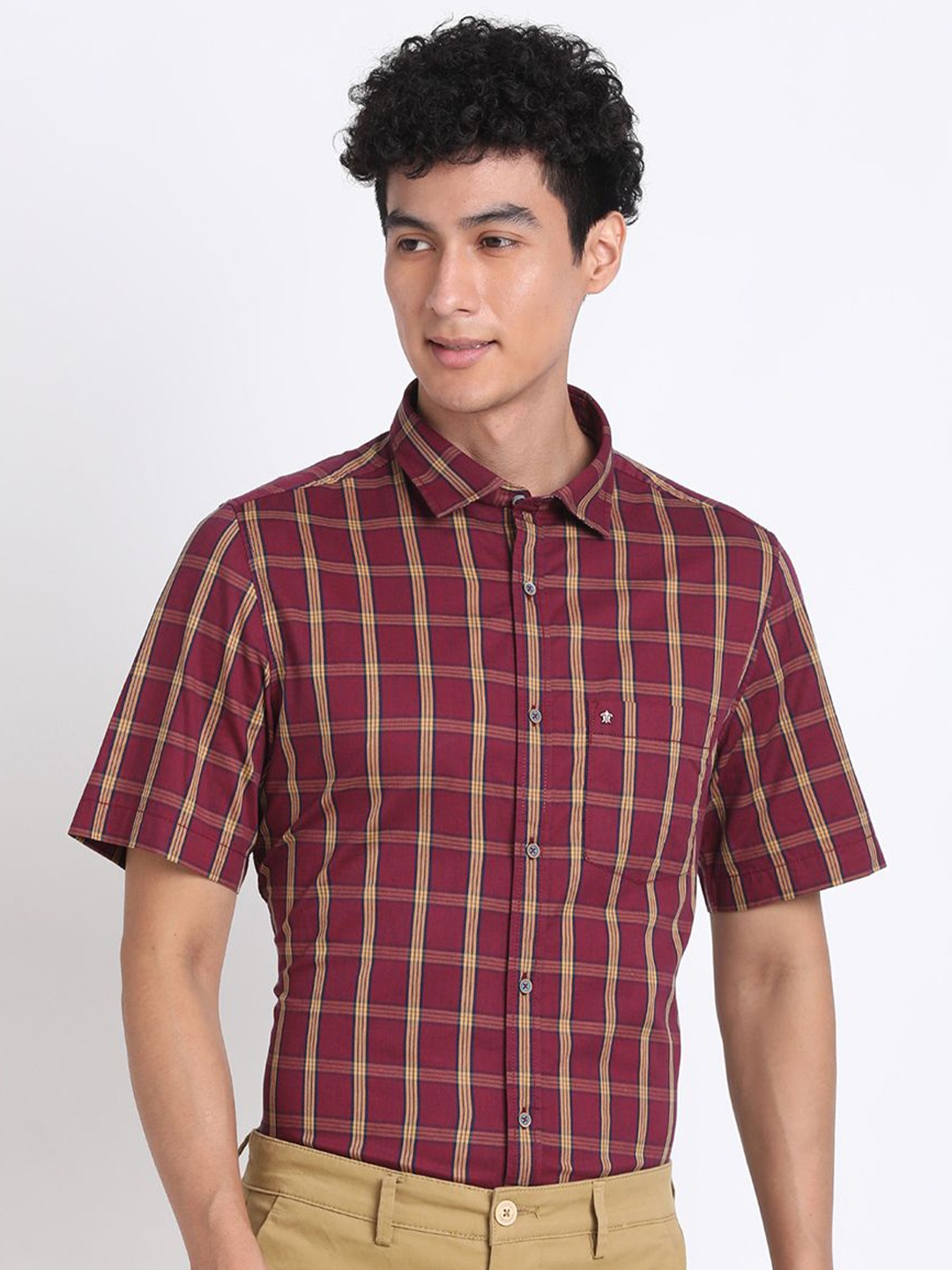 

Turtle Men Relaxed Slim Fit Opaque Checked Casual Shirt, Red