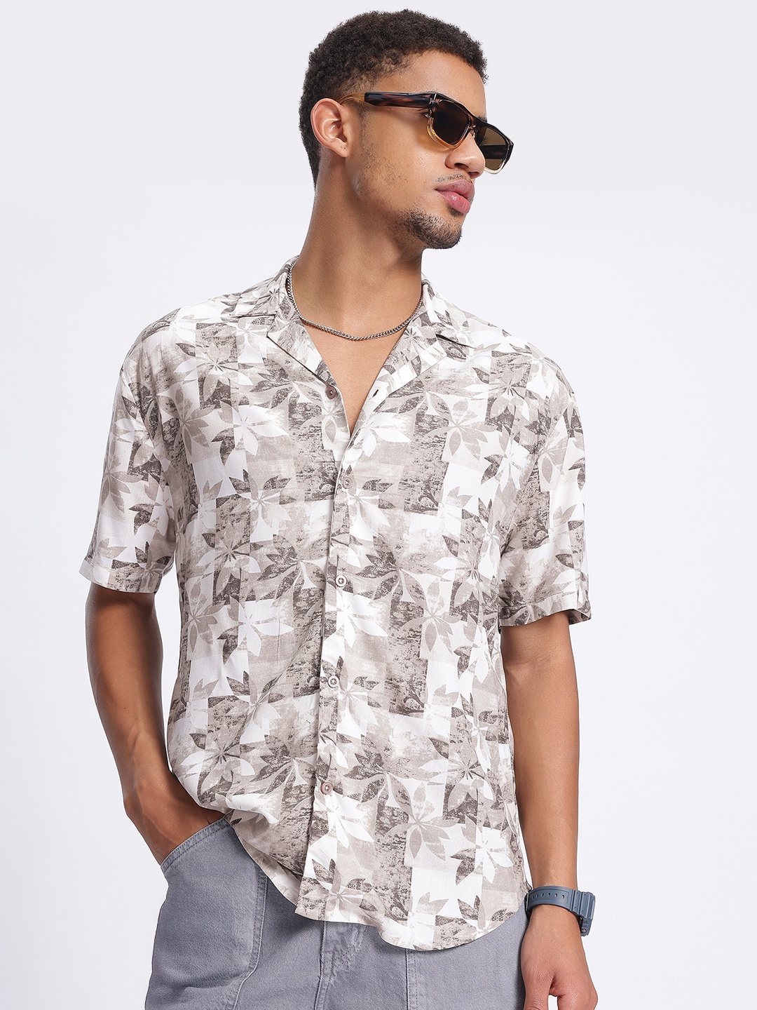 

glitchez Retro Roll Printed Relaxed Bowling Shirt, White