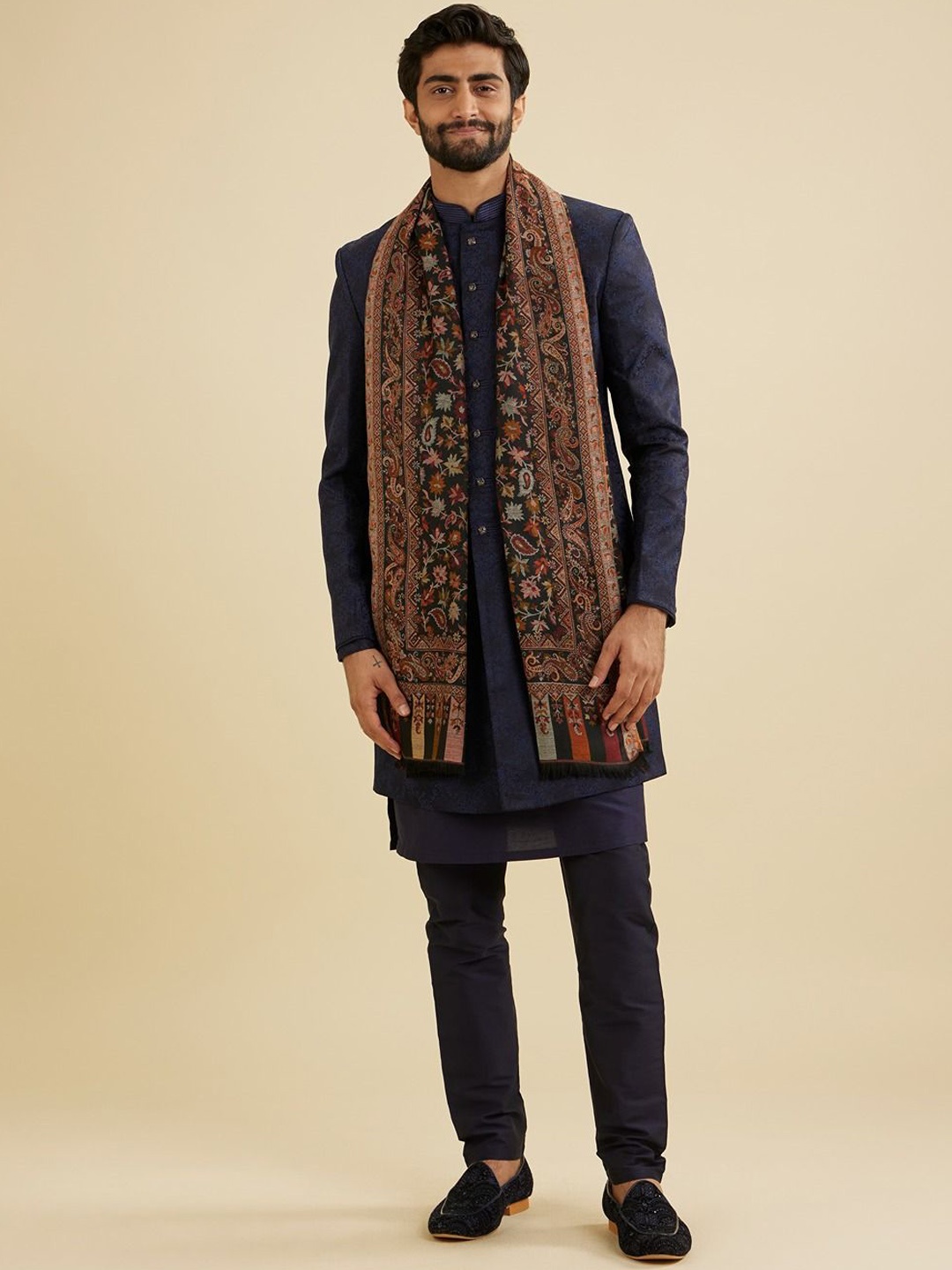 

Manyavar Floral Printed Shawl, Black