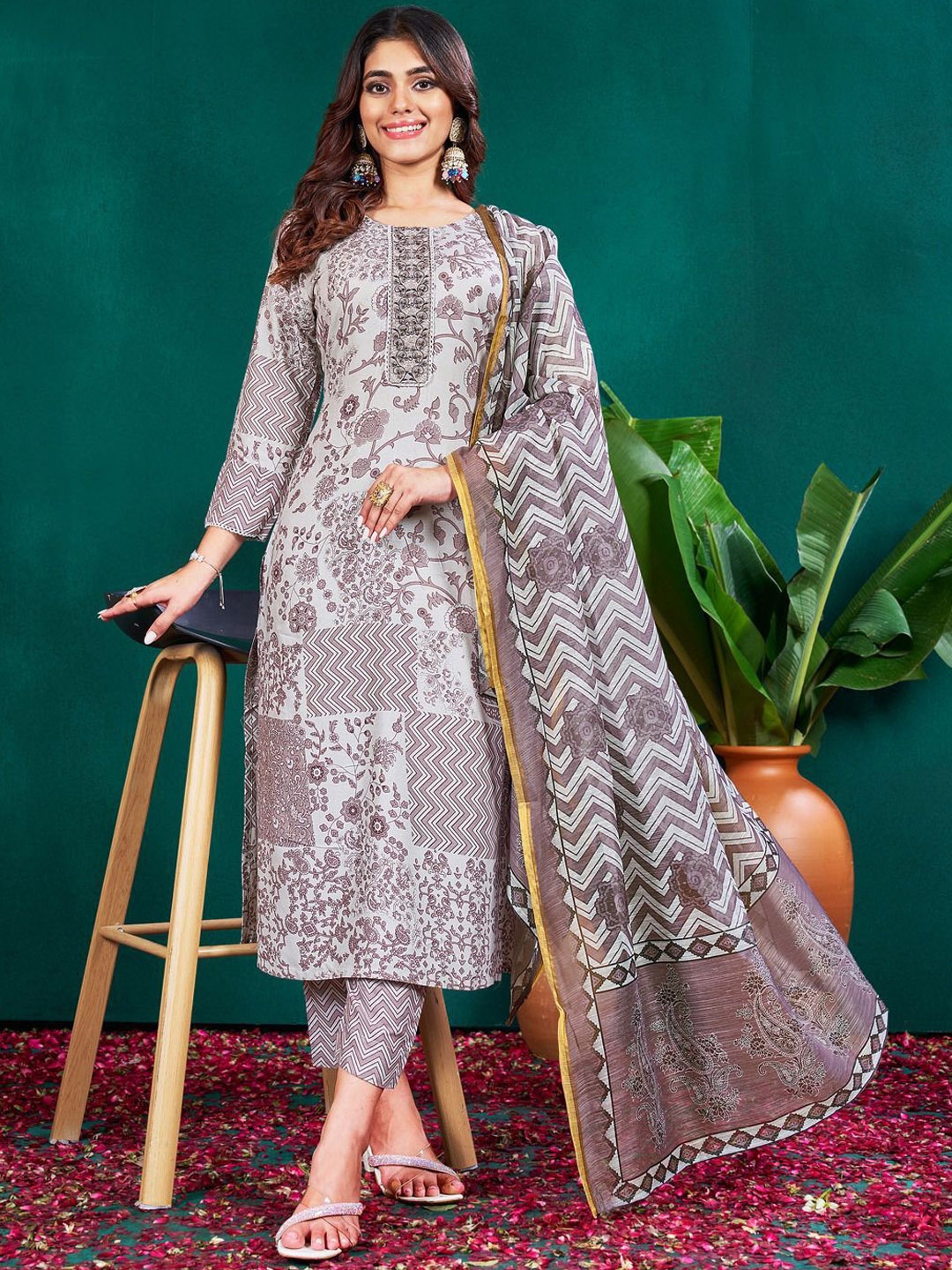 

Anouk Women Floral Embroidered Regular Sequinned Kurta with Trousers & With Dupatta, Grey