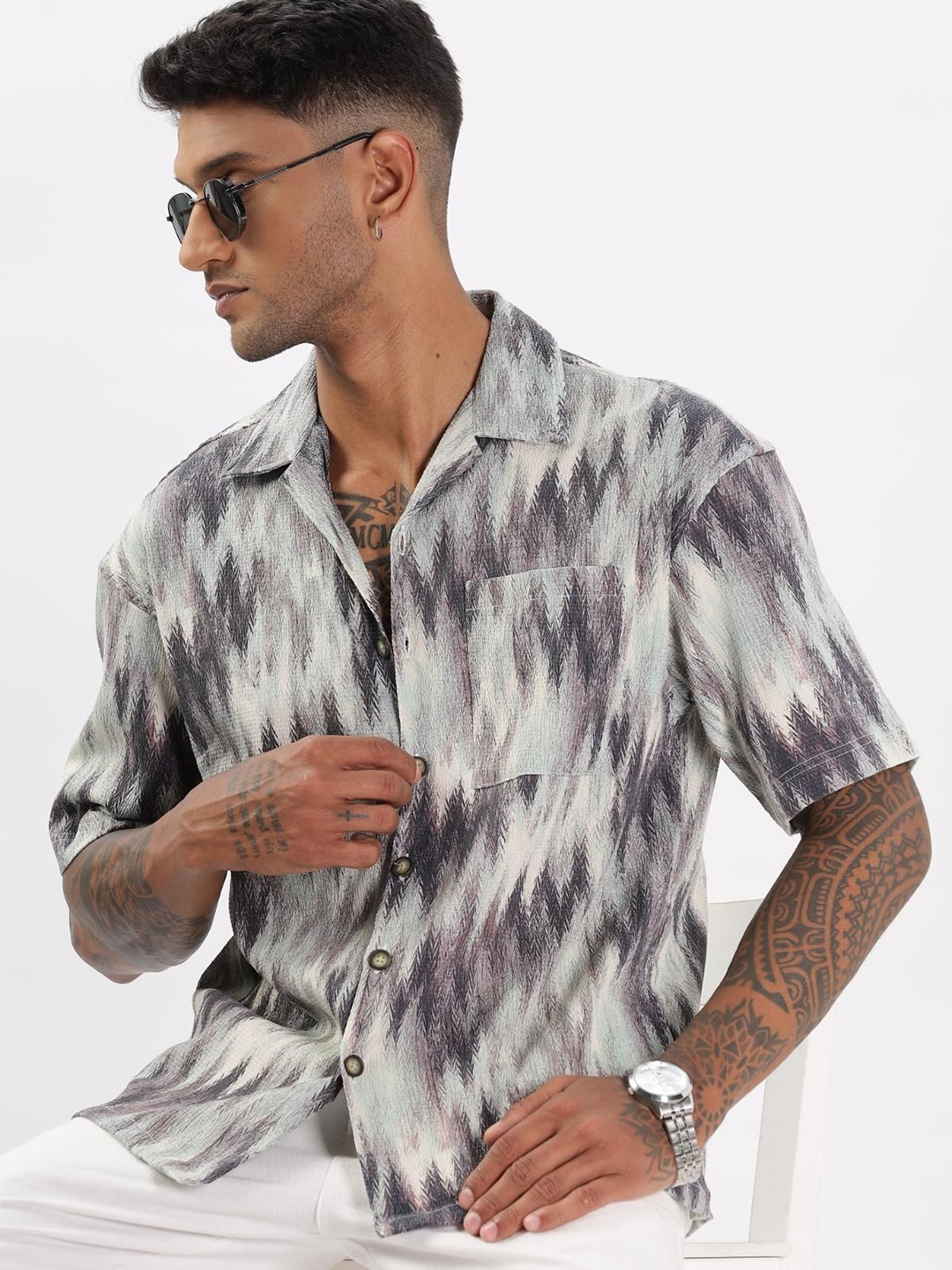 

COLOR HUNT Men Modern Opaque Printed Casual Shirt, Purple