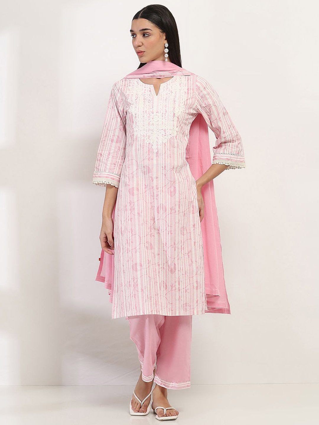 

Rangriti Women Floral Embroidered Regular Thread Work Pure Cotton Kurta with Trousers & With Dupatta, Pink