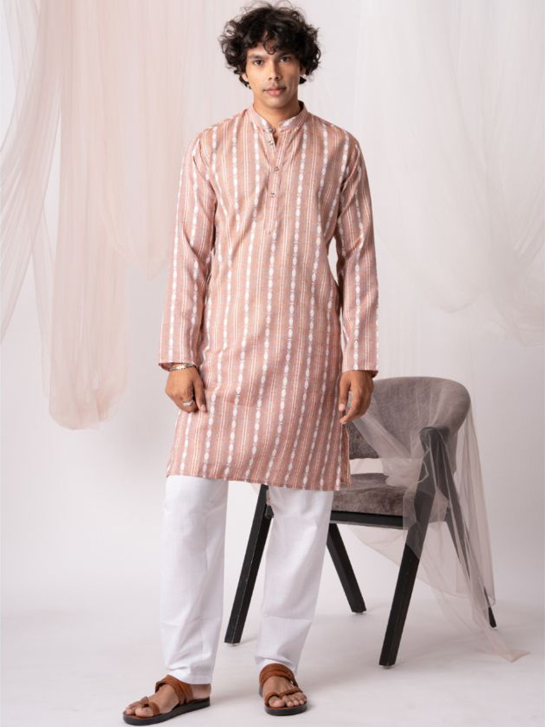 

5 Stitch Geometric Printed Mandarin Collar Khadi Kurta, Pink