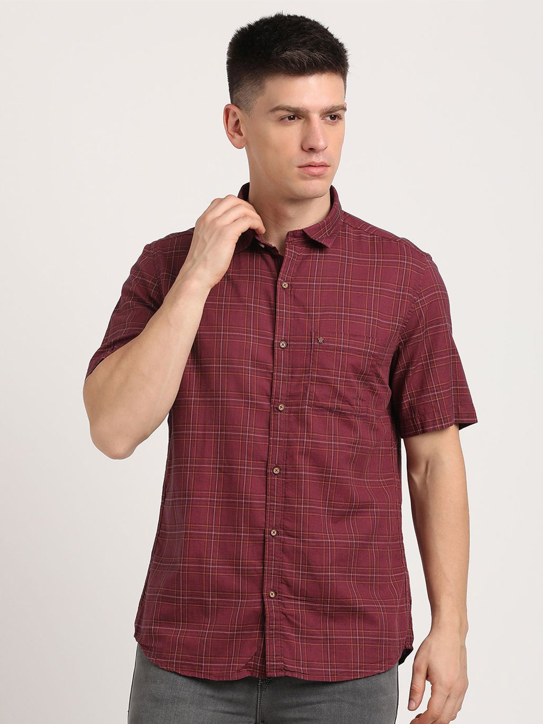 

Turtle Men Relaxed Slim Fit Opaque Checked Casual Shirt, Maroon
