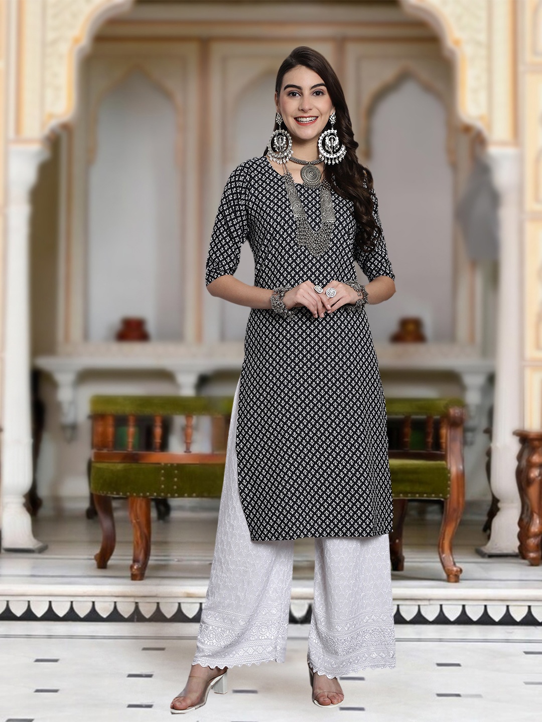 

Moda Rapido Floral Printed Round Neck Straight Kurta, Black
