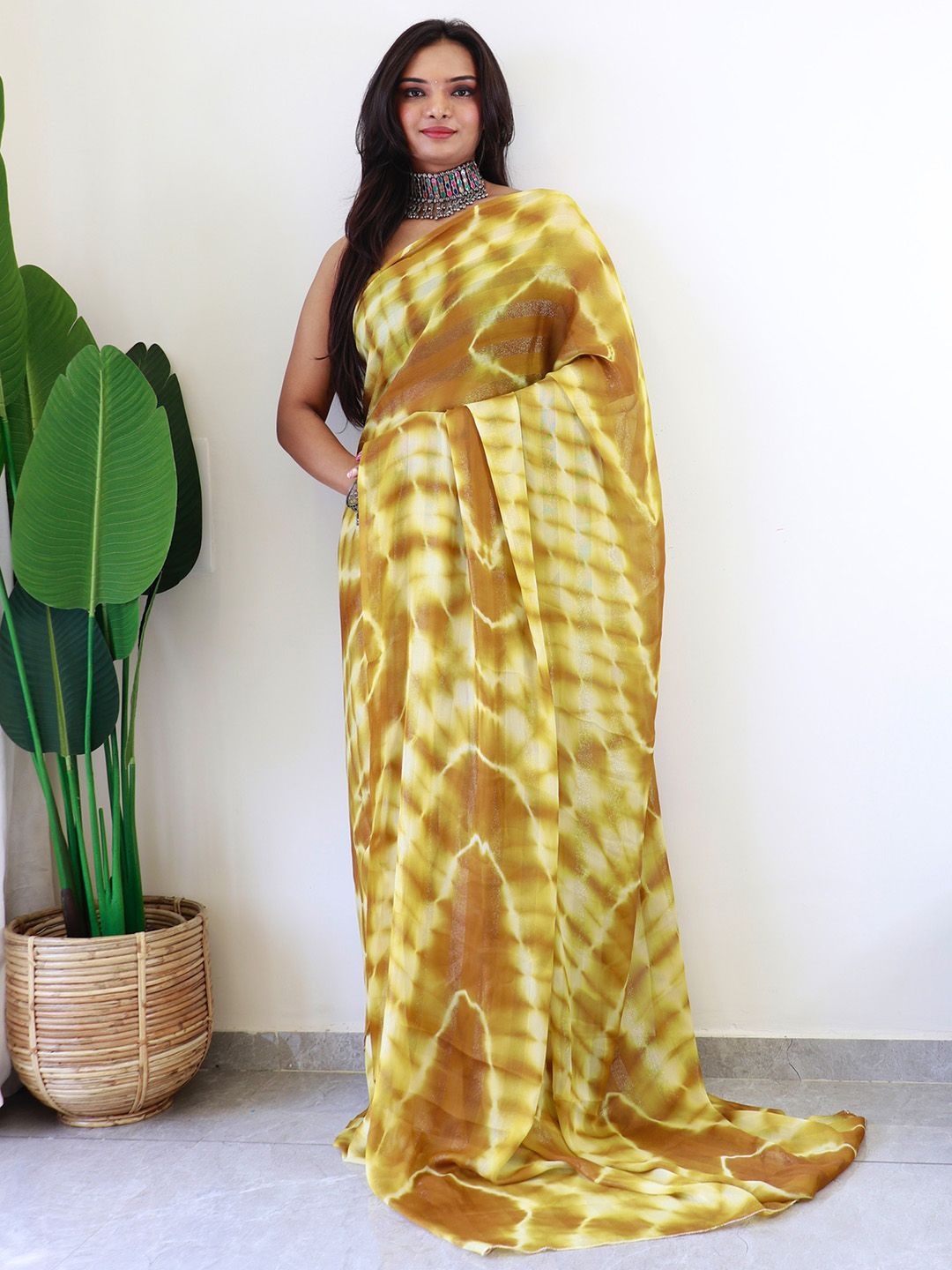

Mitera Tie and Dye Poly Georgette Ready to Wear Saree, Mustard