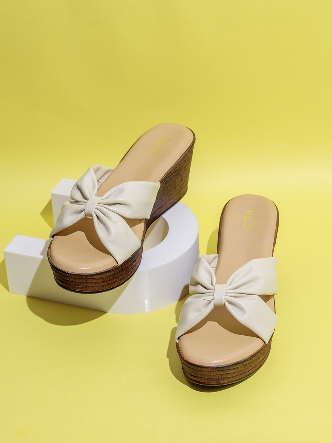 

Inc 5 Party Wedge Sandals with Bows, Cream