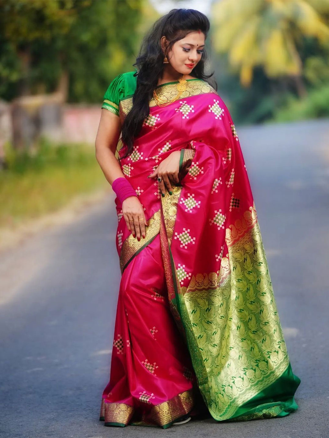 

GS CREATION Woven Design Zari Satin Banarasi Saree, Pink