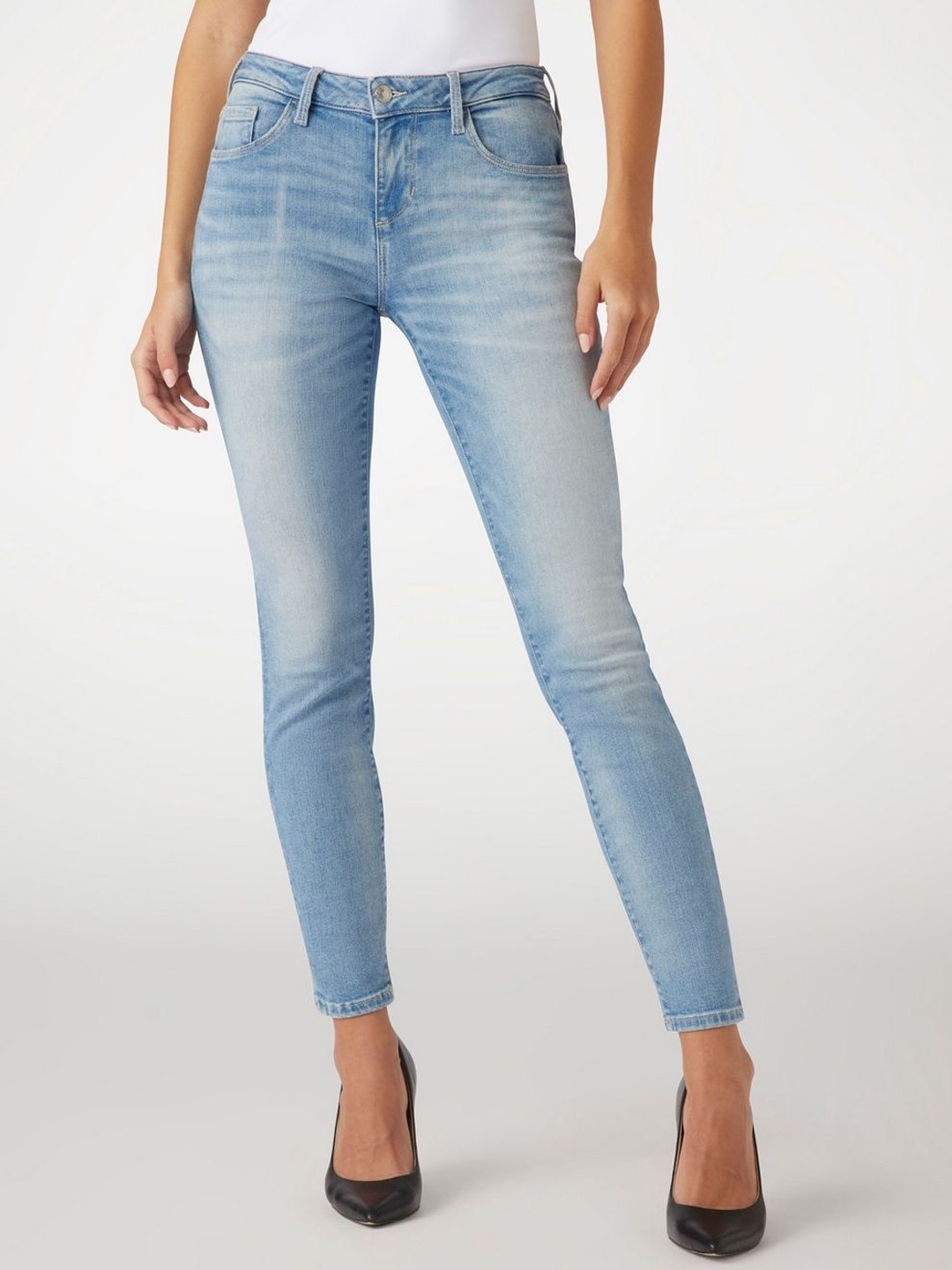 

GUESS Women Skinny Fit Heavy Fade Jeans, Blue