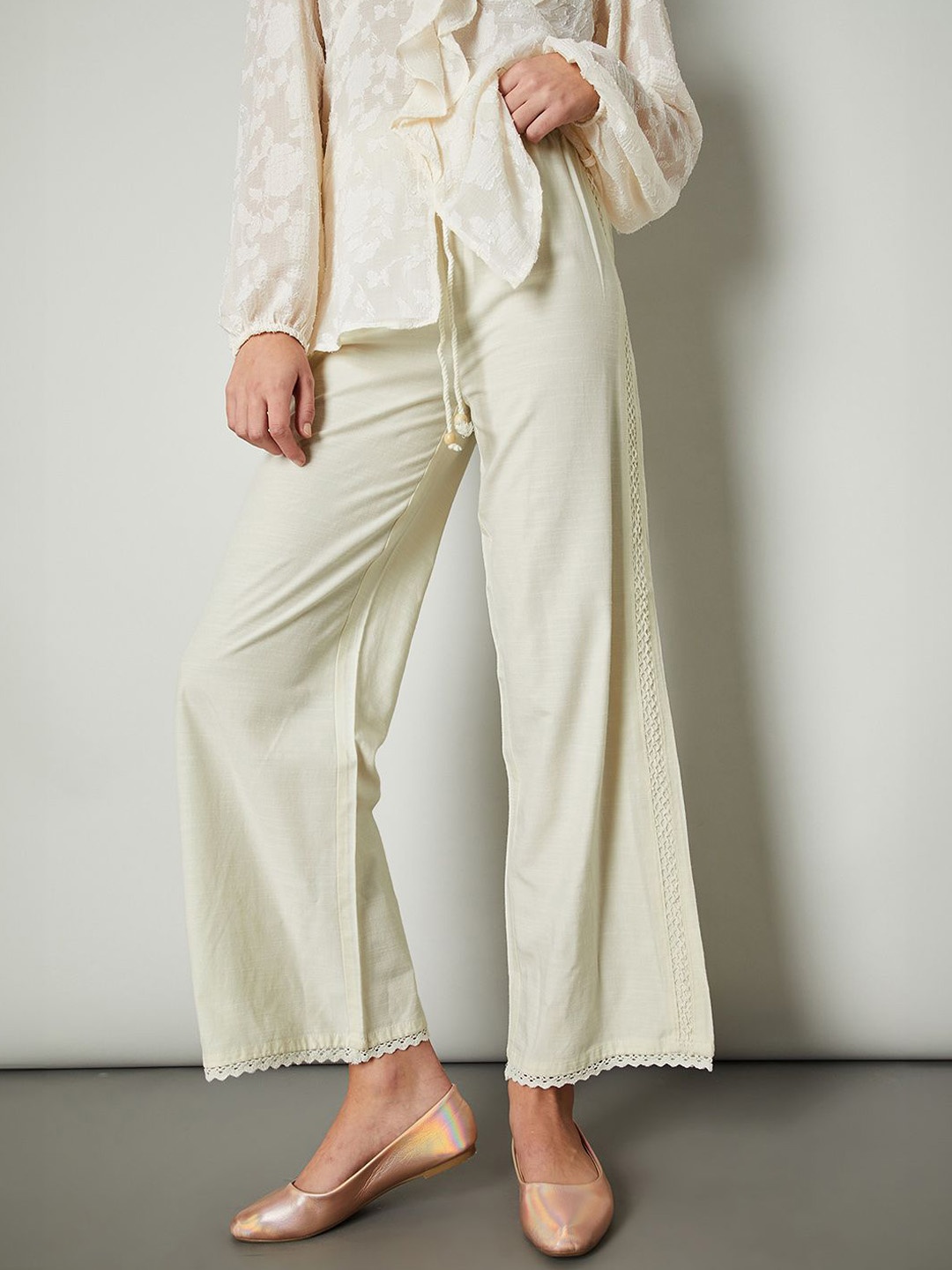 

max Women Trousers, Beige
