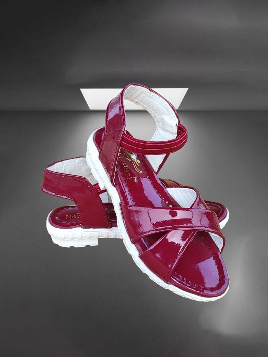 

BAESD Girls Ethnic Open Toe Flats, Maroon