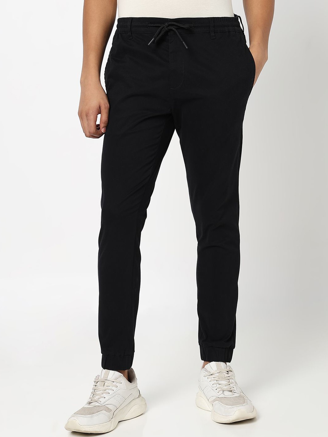 

R&B Men Mid Rise Joggers, Black