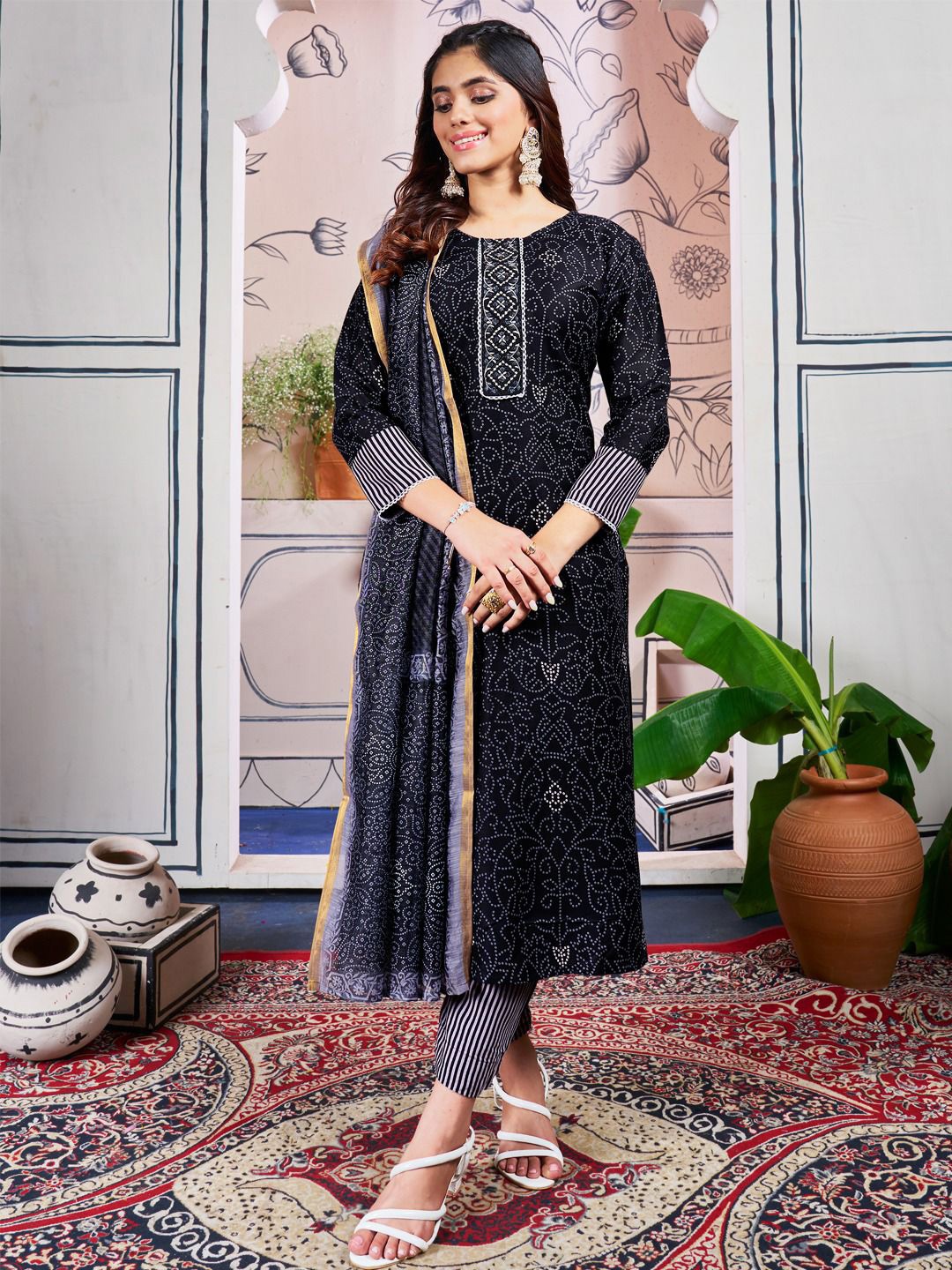 

Anouk Women Floral Regular Sequinned Kurta with Trousers & With Dupatta, Black