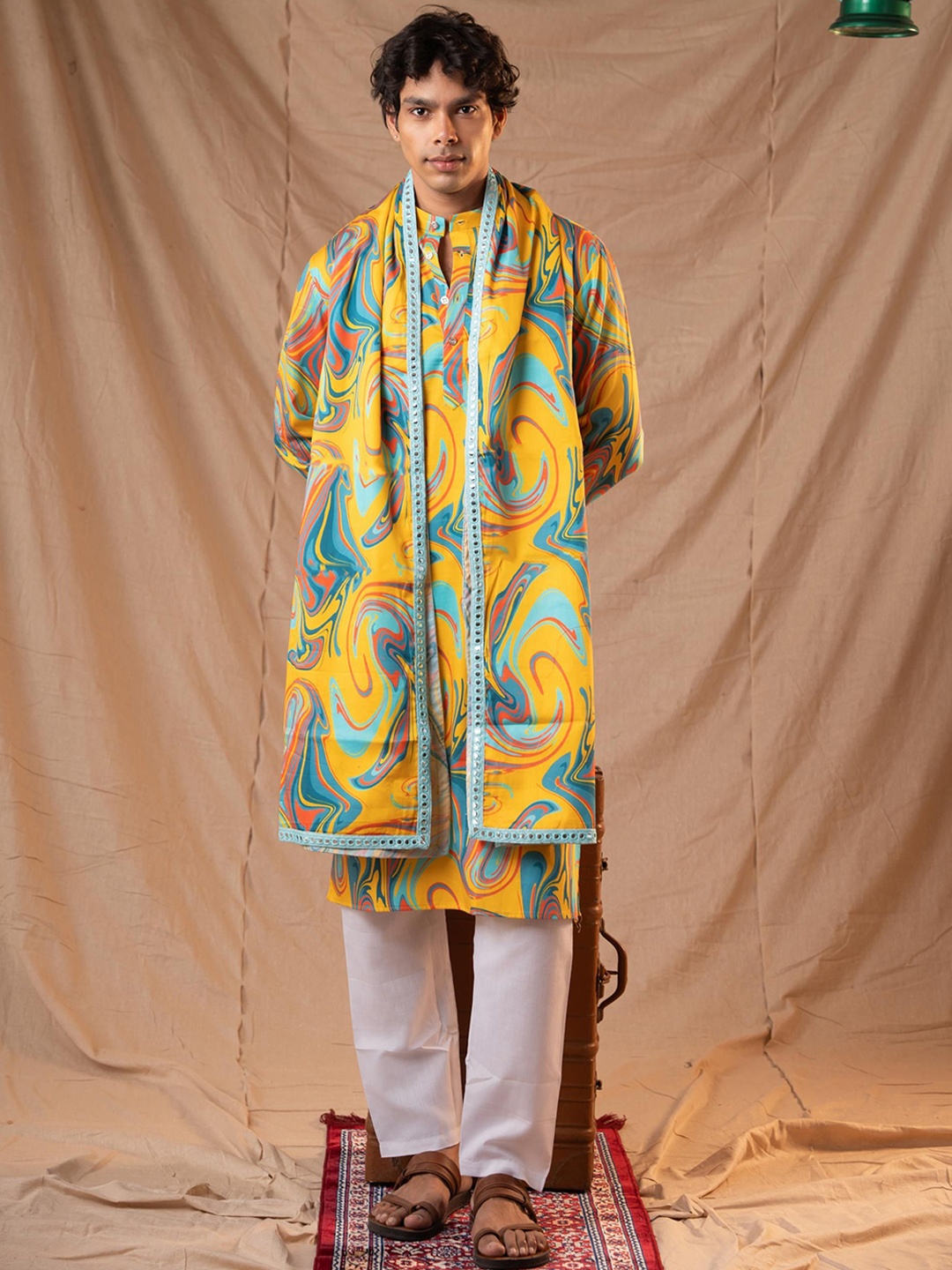 

5 Stitch Abstract Printed Mandarin Collar Straight Kurta, Yellow