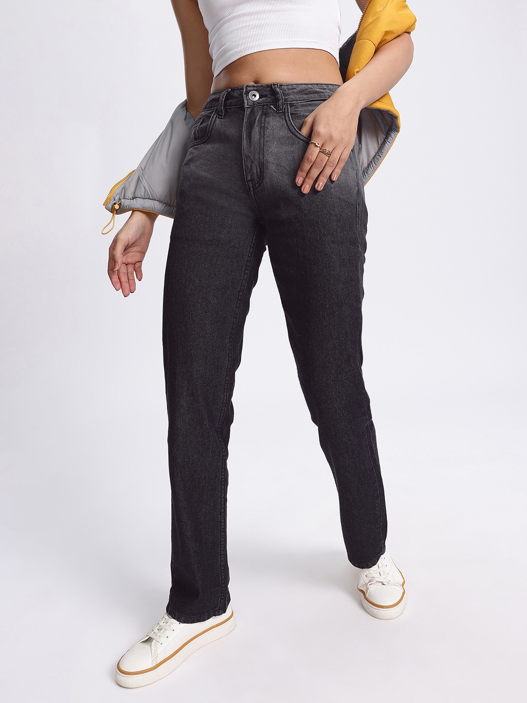 

glitchez Women All-Day Appeal Straight Fit Light Fade Jeans, Black