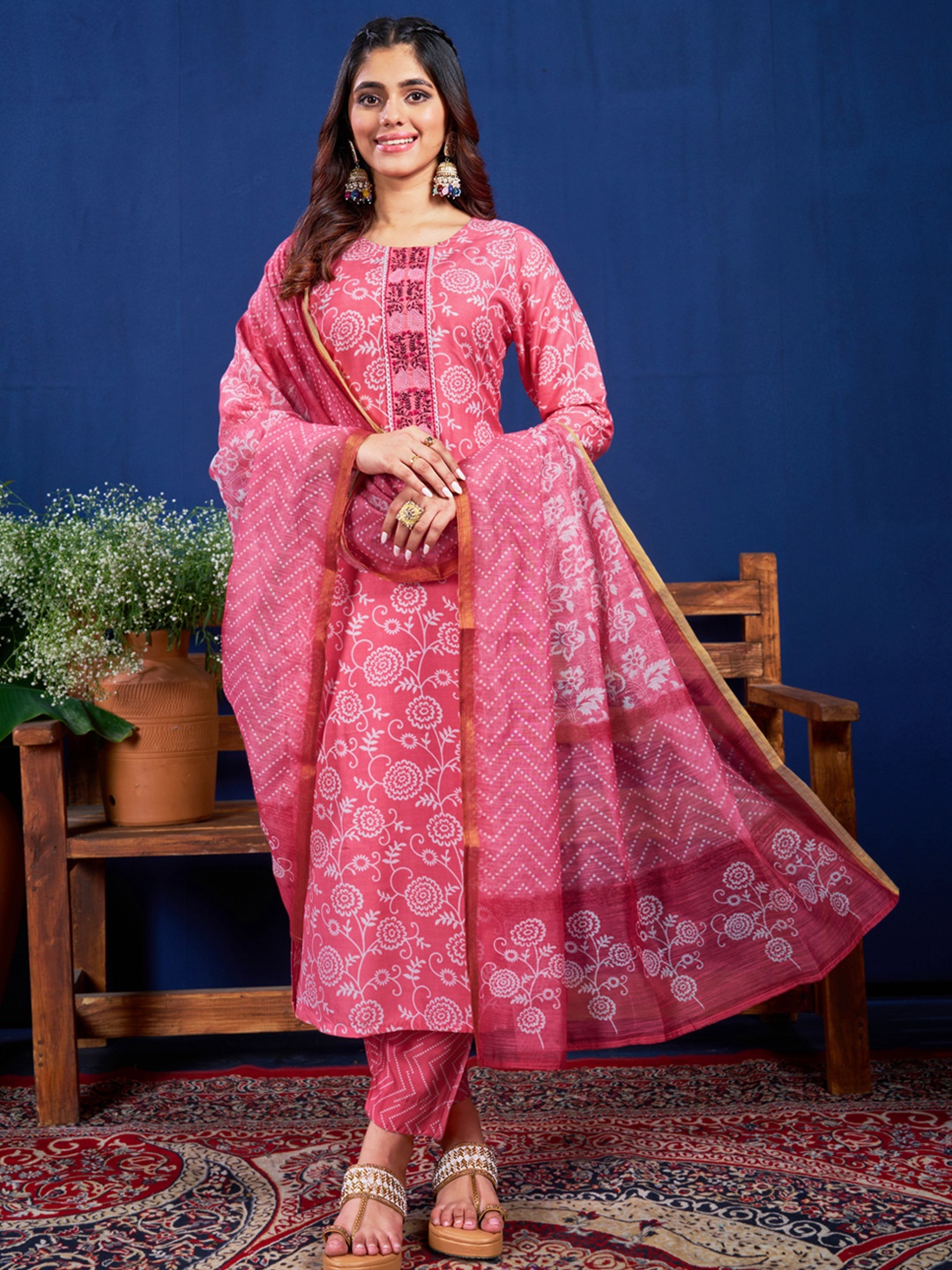 

HI FI NX Floral Printed Round Neck Straight Kurta With Trousers And Dupatta, Pink