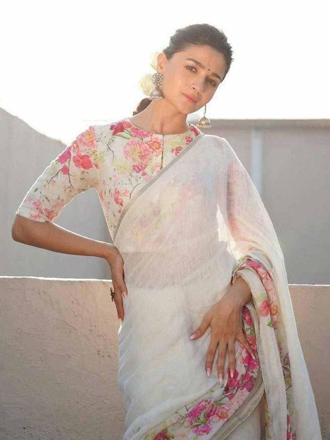 

Anouk Rustic Floral Zari Bagru Saree, White