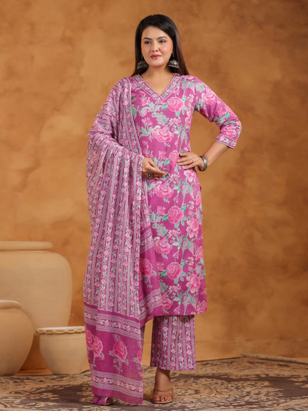 

Meena Bazaar Floral Printed Beads and Stones Straight Kurta With Trouser And Dupatta, Pink