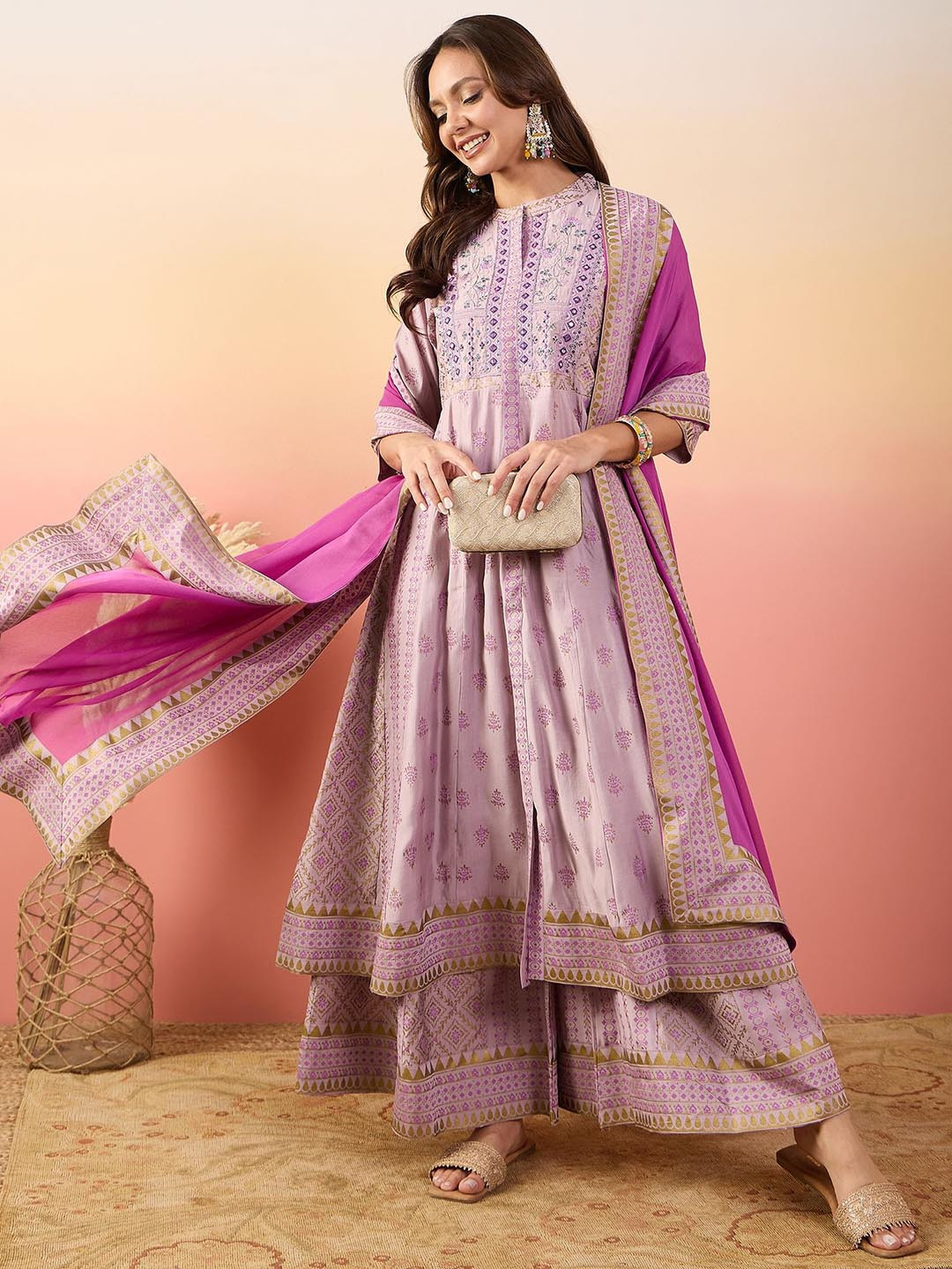 

Sangria Yoke Design Anarkali Kurta Set, Pink