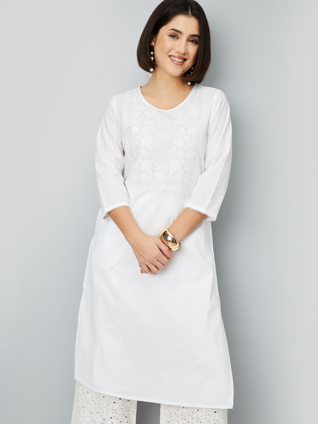 

max Floral Embroidered Straight Kurta, Off white