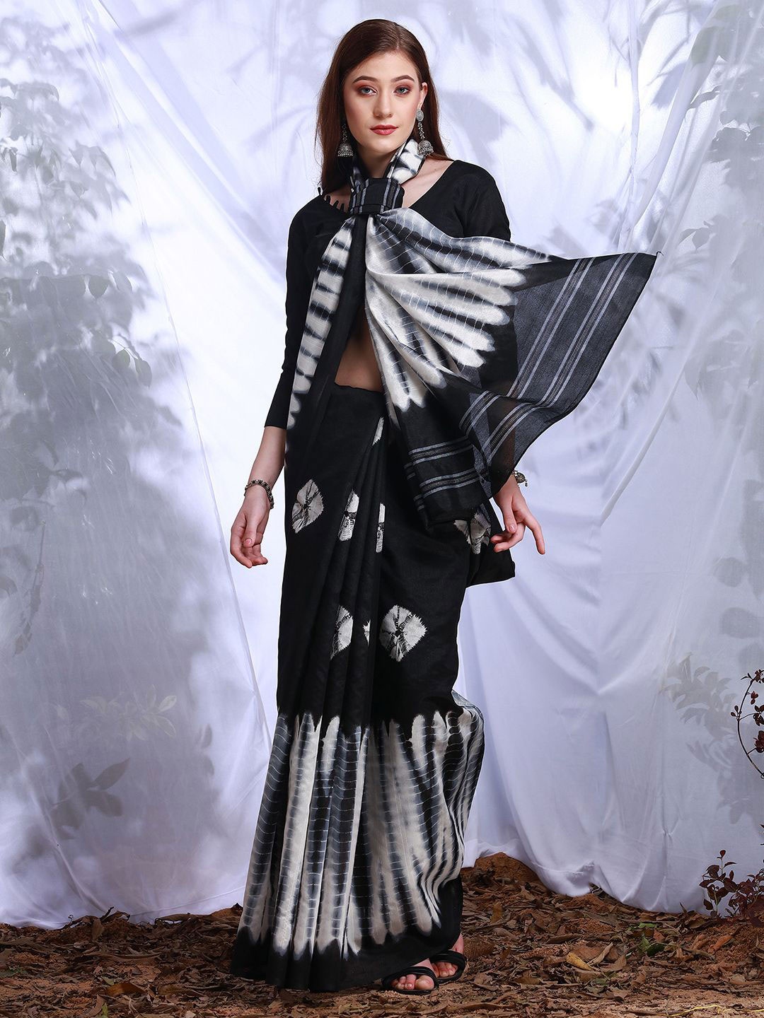 

Anouk Rustic Tie and Dye Silk Blend Bagh Saree, Black