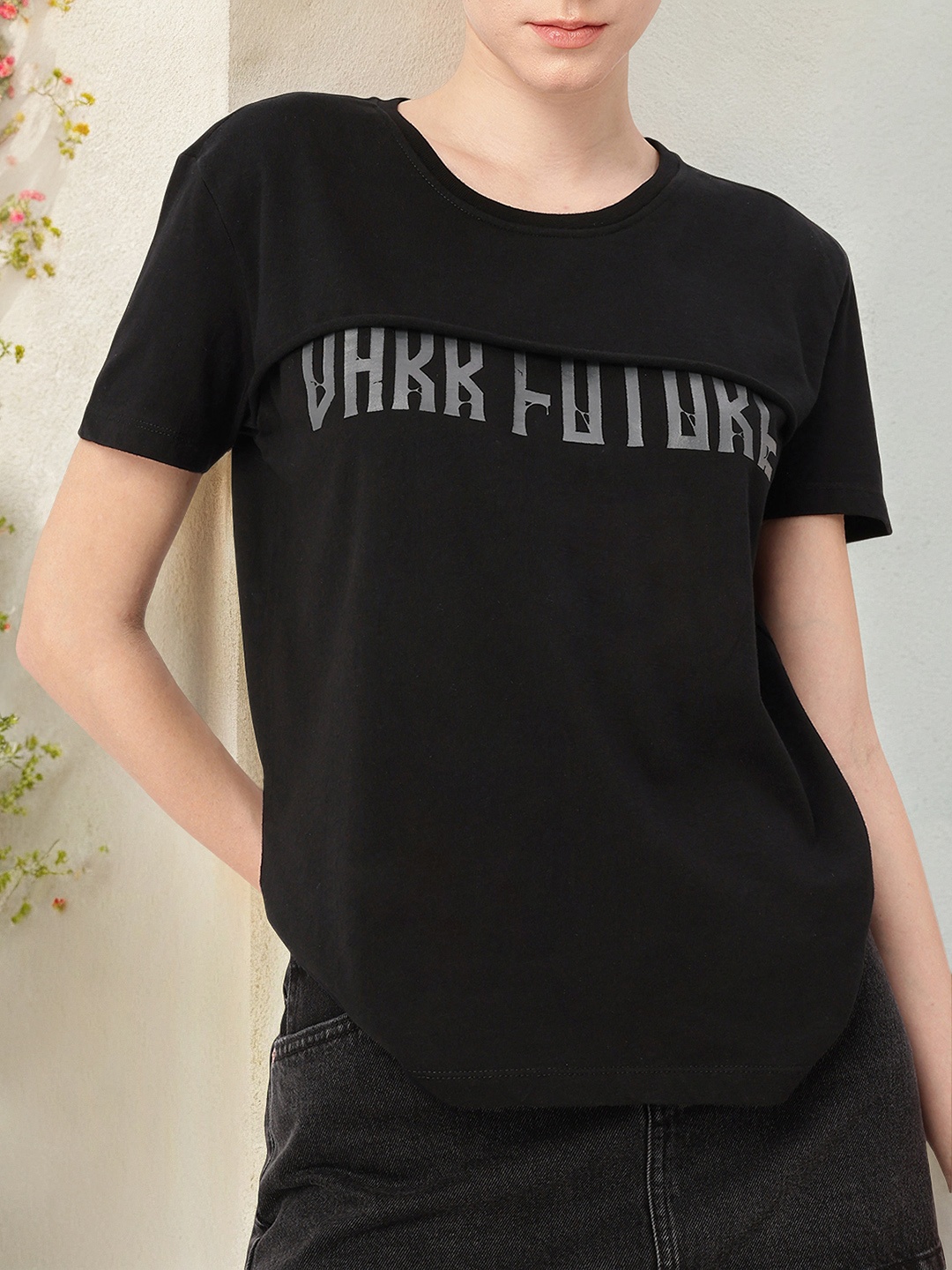 

DressBerry Edgy Decay Future Printed Relaxed Fit T-shirt, Black