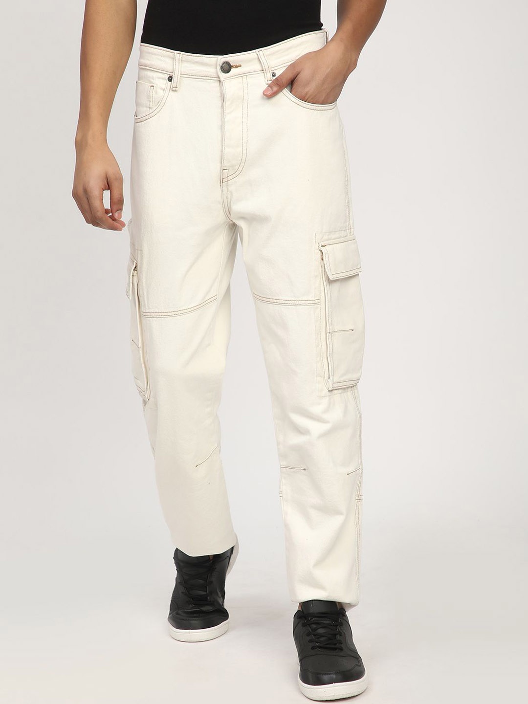 

R&B Men Relaxed Fit Light Fade Jeans, White