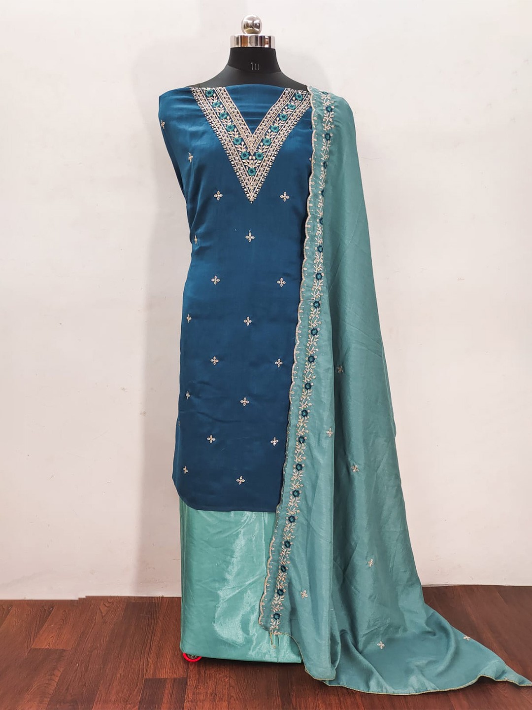 

BlissFlair Floral Embroidered Sequinned Unstitched Dress Material, Blue