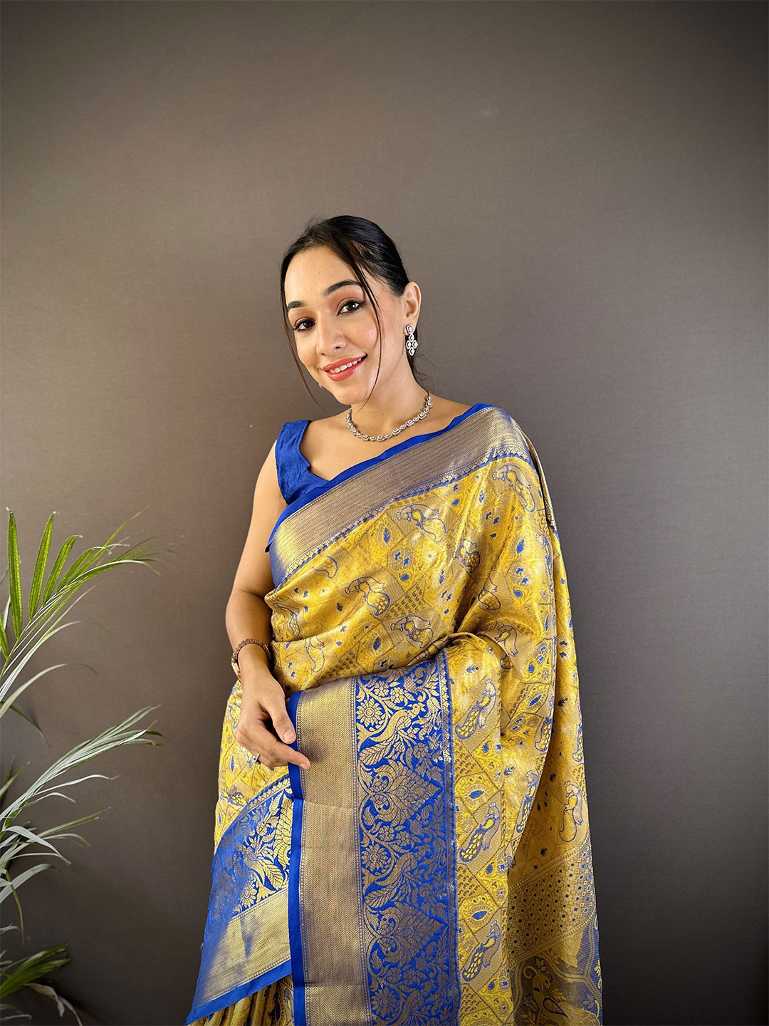 

NIWAA Woven Design Zari Tissue Kanjeevaram Saree, Yellow