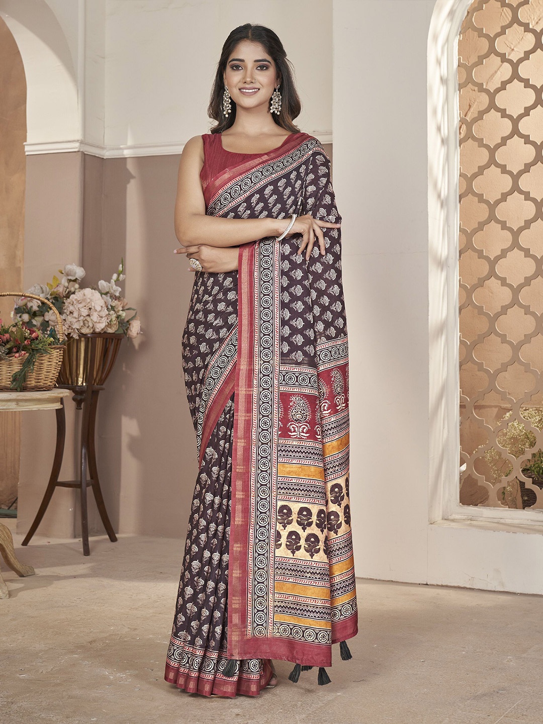 

TASRIKA Ajrak Block Zari Silk Blend Dabu Saree, Brown