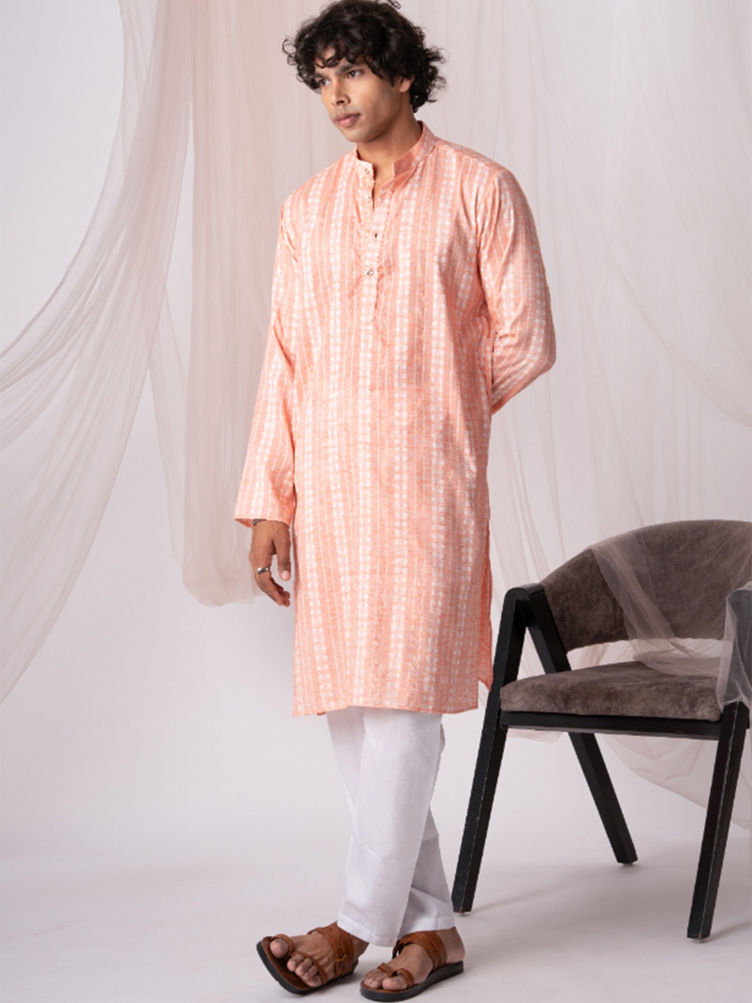 

5 Stitch Geometric Printed Mandarin Collar Khadi Kurta, Red