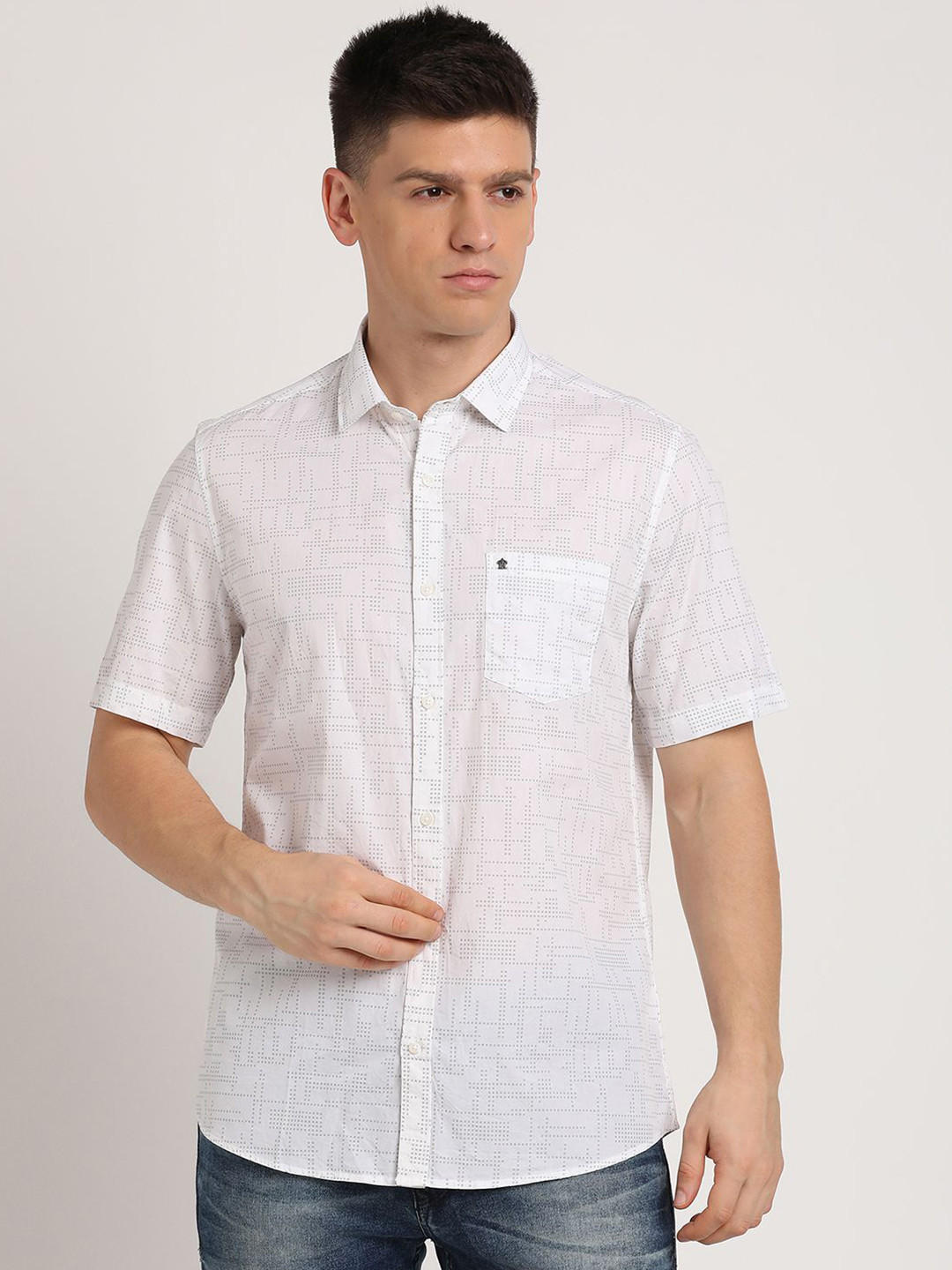 

Turtle Men Relaxed Slim Fit Opaque Printed Casual Shirt, White